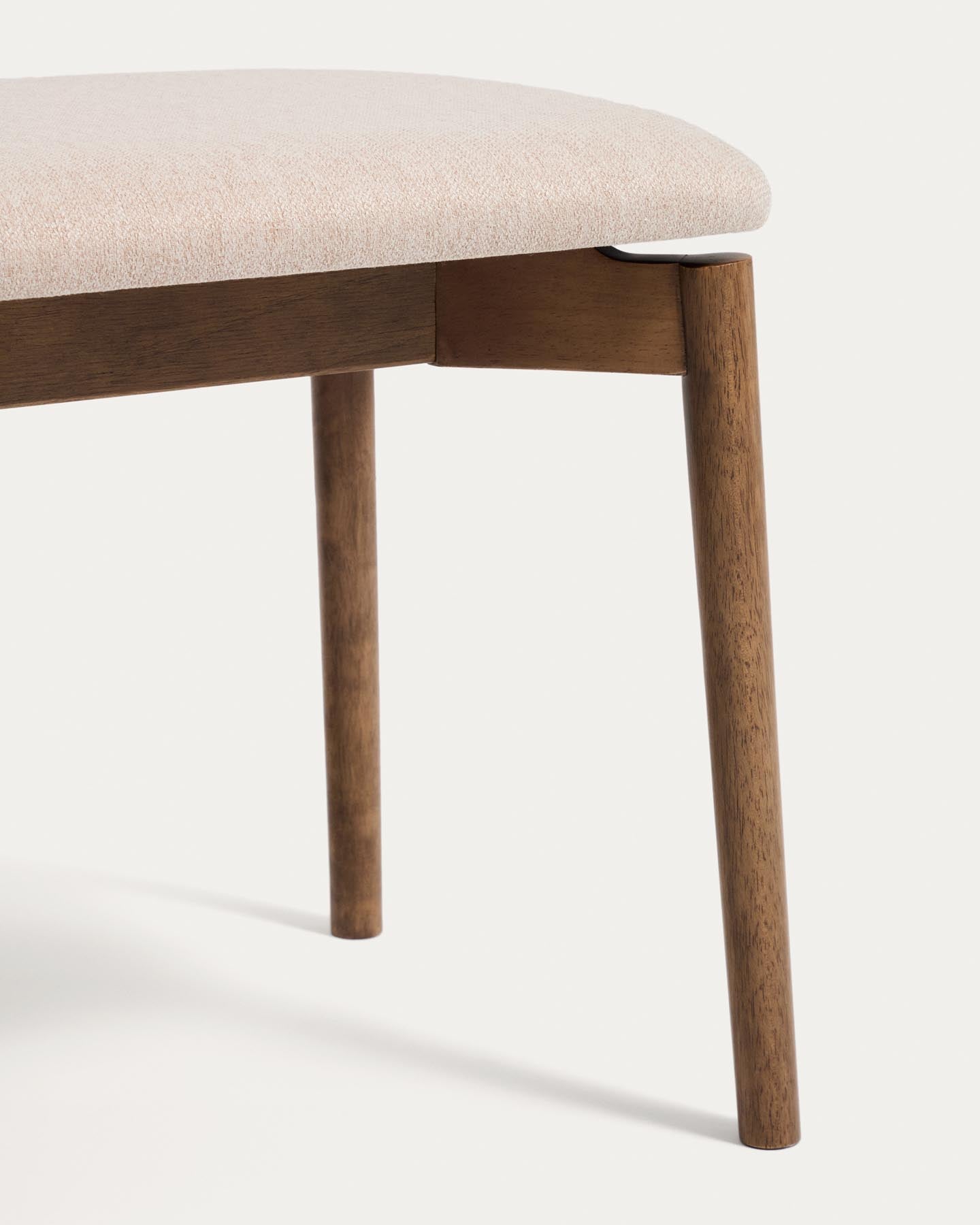 Bank Evera aus Eichenfurnier mit Nussbaumfinish und brauner Chenille, 122 cm in Braun präsentiert im Onlineshop von KAQTU Design AG. Sitzbank ist von Kave Home