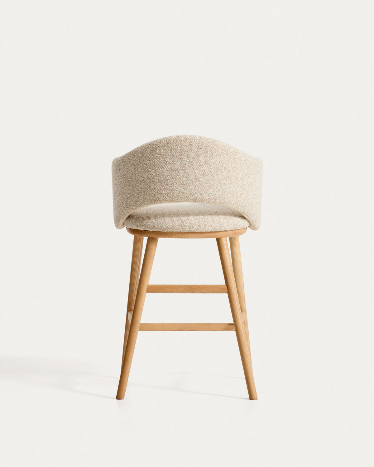 Barhocker Maina in Beige mit Chenille-Bezug, geschwungener Lehne und Beinen aus Eschenholz
