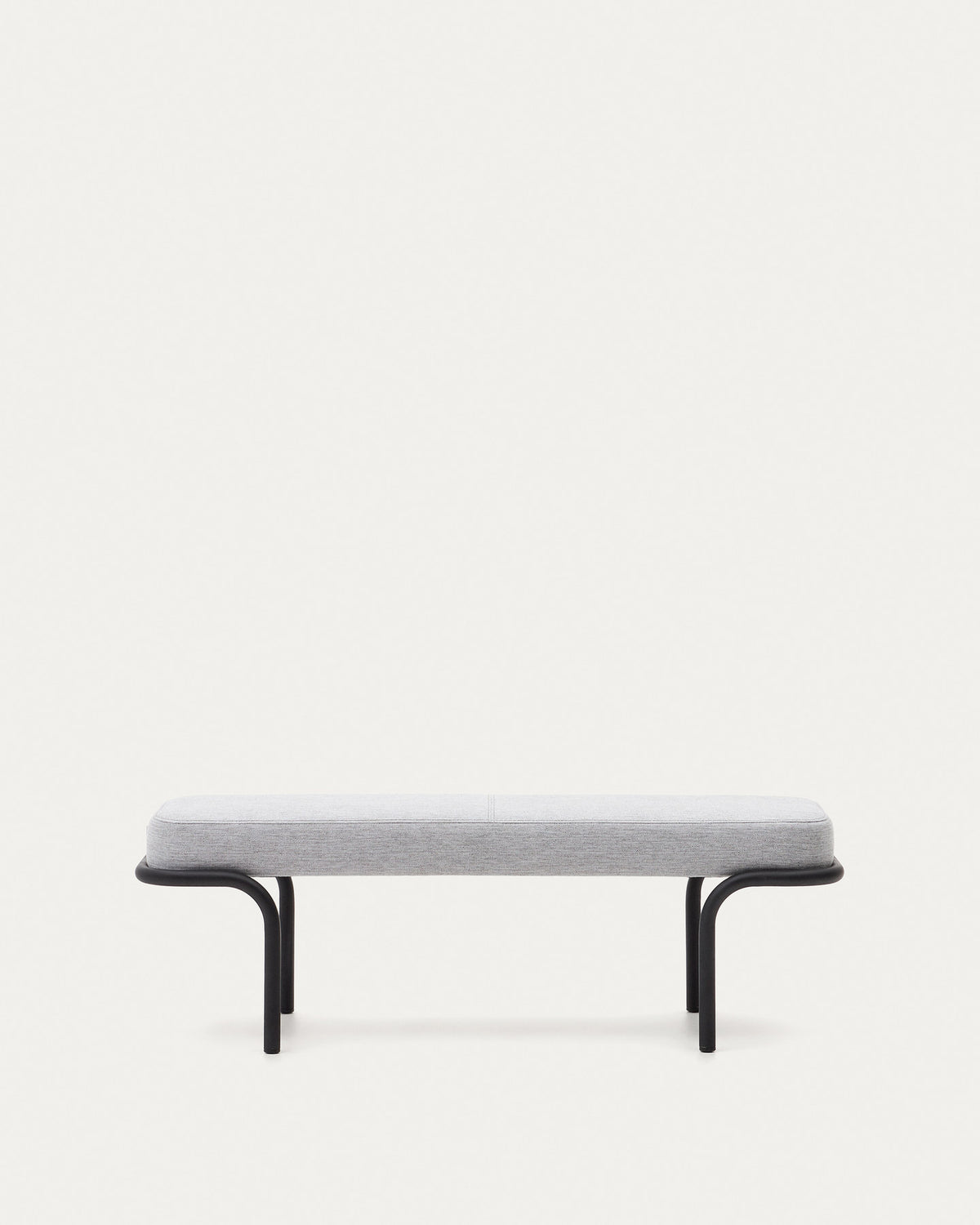 Compo Polsterbank in Grau und schwarzes Metallgestell 130 cm in Grau präsentiert im Onlineshop von KAQTU Design AG. Sitzbank ist von Kave Home