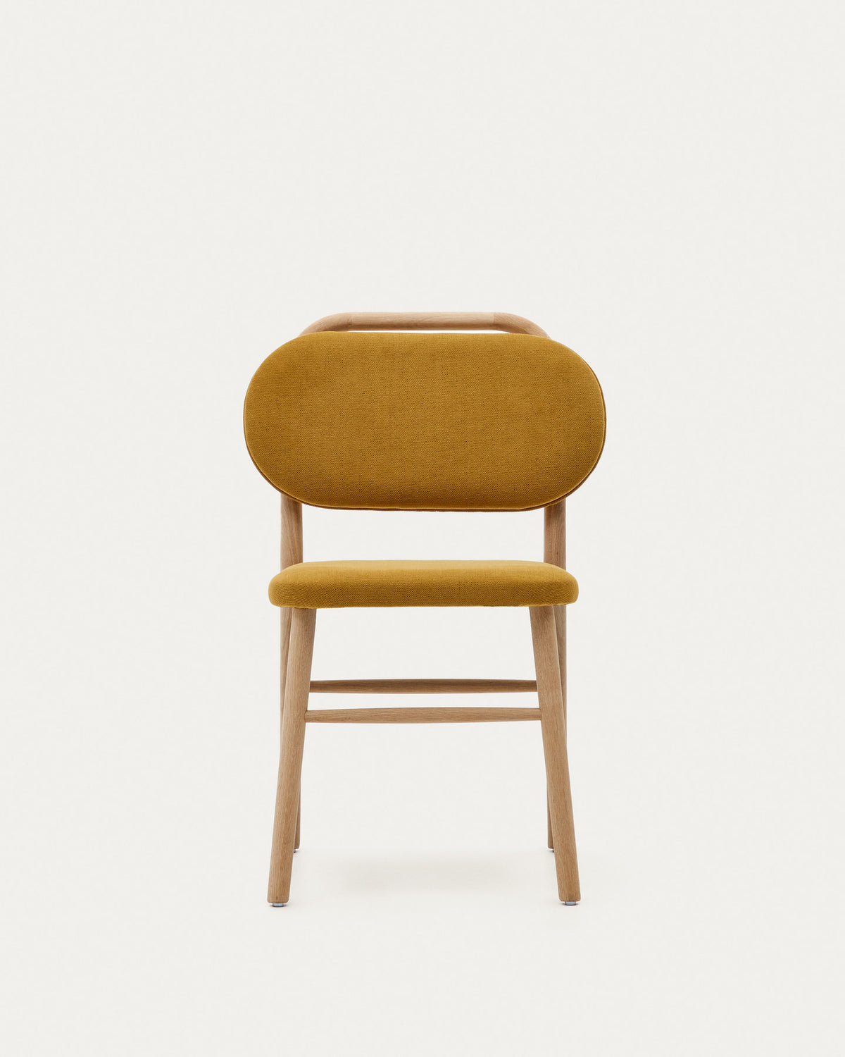 Helda Stuhl aus senfgelber Chenille und massivem Eichenholz FSC Mix Credit in Senfgelb, Natur präsentiert im Onlineshop von KAQTU Design AG. Stuhl ist von Kave Home