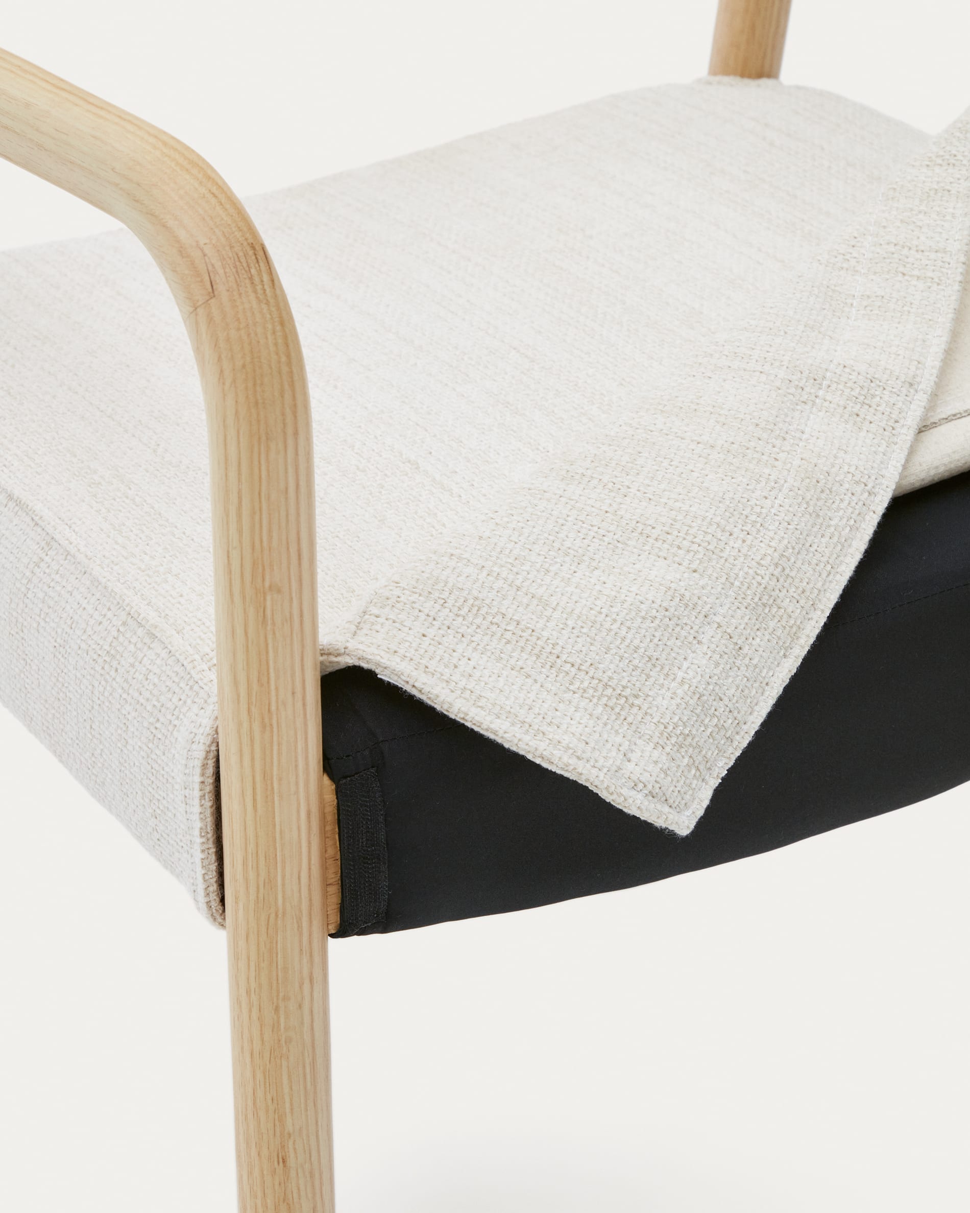 Bezug für Stuhl Falconera aus Chenille in Beige in Beige, Natur präsentiert im Onlineshop von KAQTU Design AG. Sitzkissen ist von Kave Home