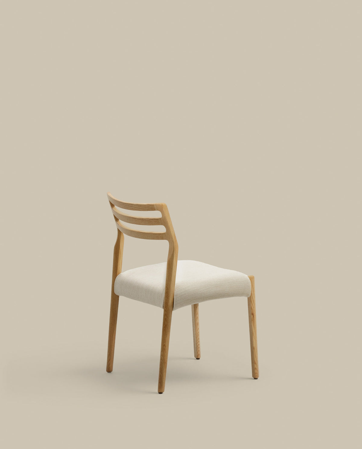 Cudia Stuhl abnehmbarer Bezug Chenille beige massive Eiche Natur-Finish FSC Mix Credit in Beige, Natur präsentiert im Onlineshop von KAQTU Design AG. Stuhl ist von Kave Home