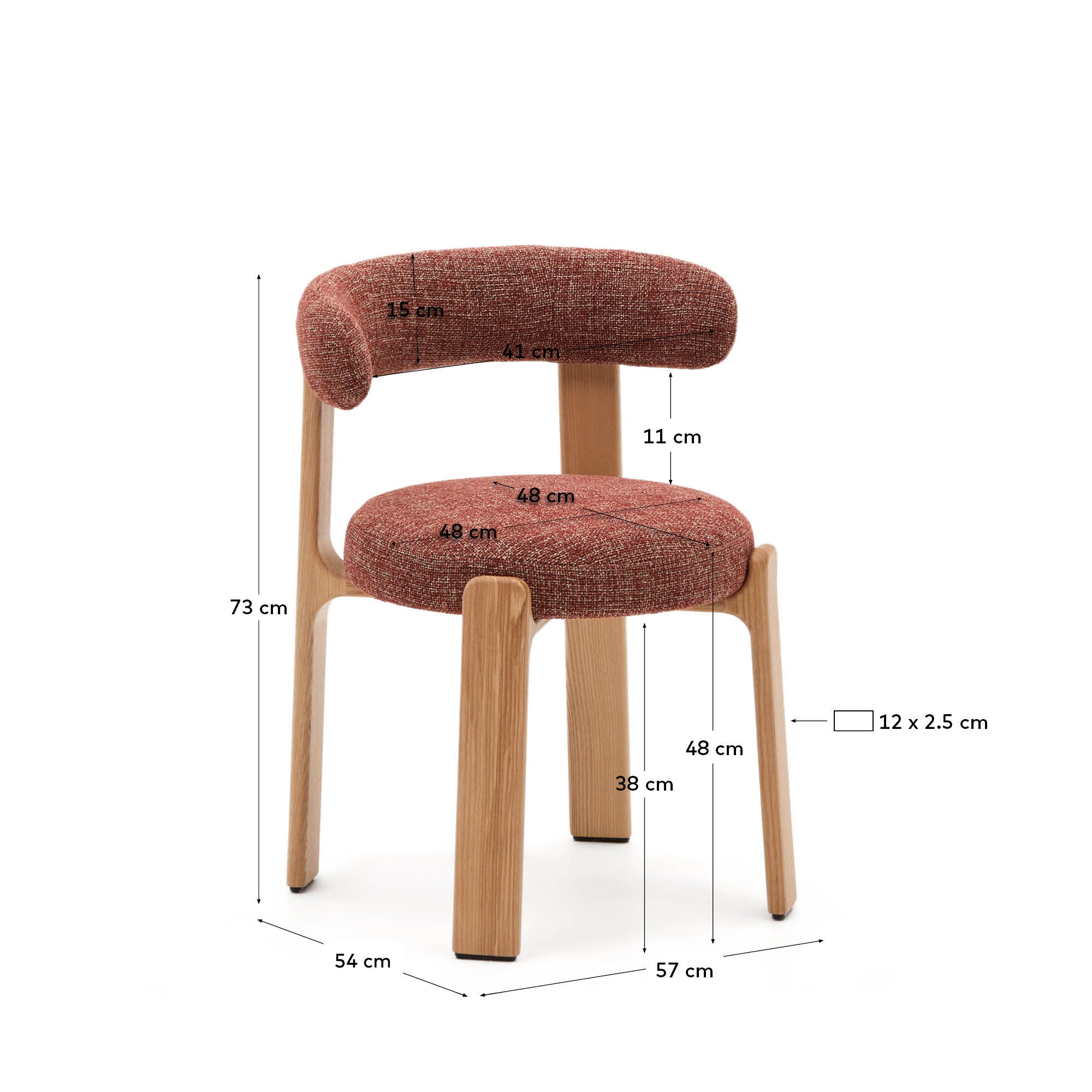 Stuhl Granite, schwer entflammbar, aus terrakottafarbener Chenille und massivem Eschenholz mit naturfarbenem Finish, FSC 100 % in Terrakotta präsentiert im Onlineshop von KAQTU Design AG. Stuhl mit Armlehne ist von Kave Home