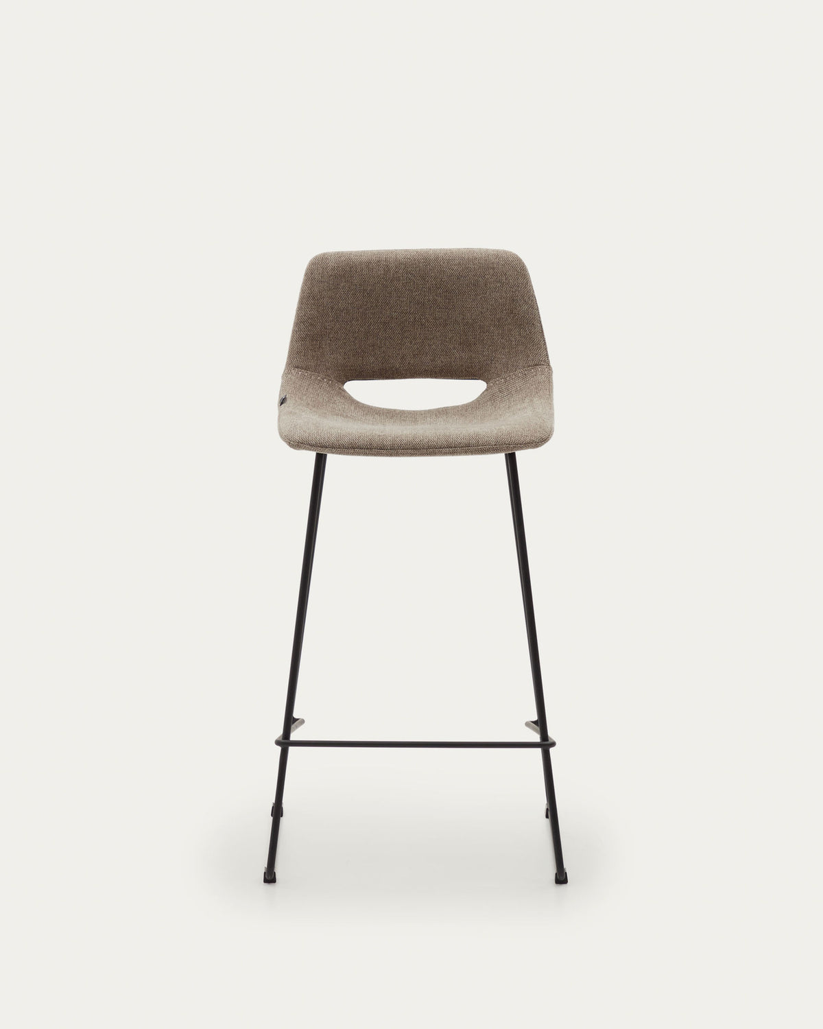 Zahara Hocker braun und Stahl mit schwarzem Finish Höhe 65 cm FSC 100% in Braun präsentiert im Onlineshop von KAQTU Design AG. Barhocker ist von Kave Home