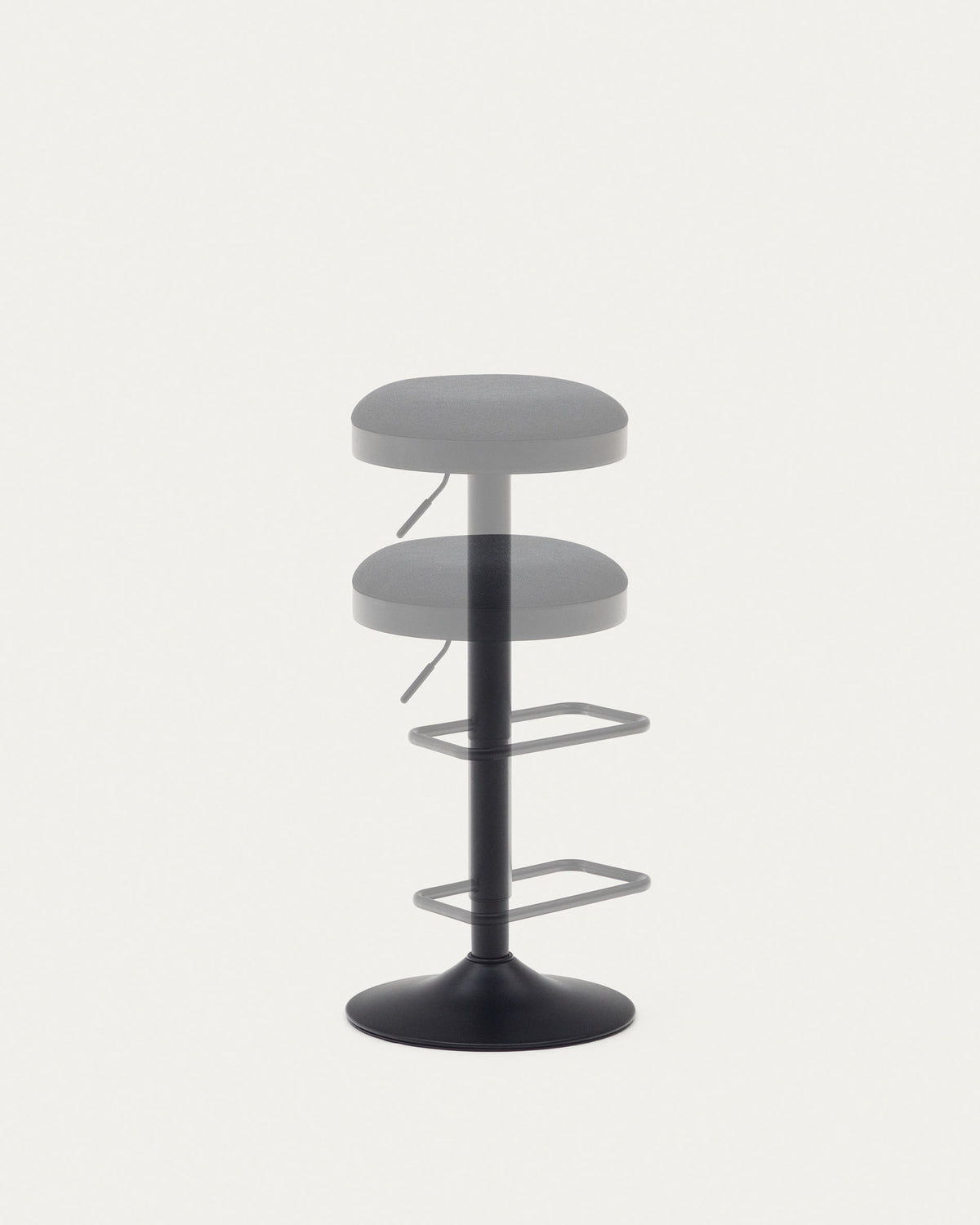 Zaib Hocker aus schwarzer Chenille und mattschwarzem Stahl Höhe 63-84 cm FSC 100% in Schwarz präsentiert im Onlineshop von KAQTU Design AG. Barhocker ist von Kave Home