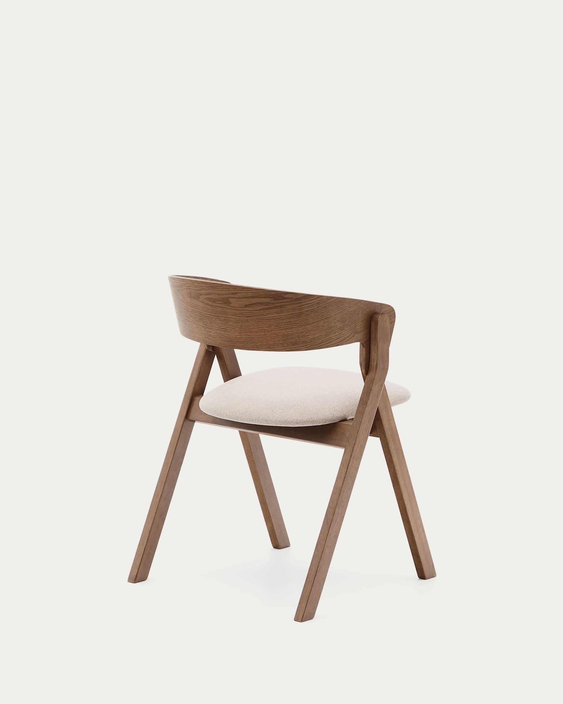 Stuhl Godia: Eschefurnier, massives Kautschukholz mit Wengé-Finish, bezogen mit beigefarbener Chenille, stilvoll und bequem.