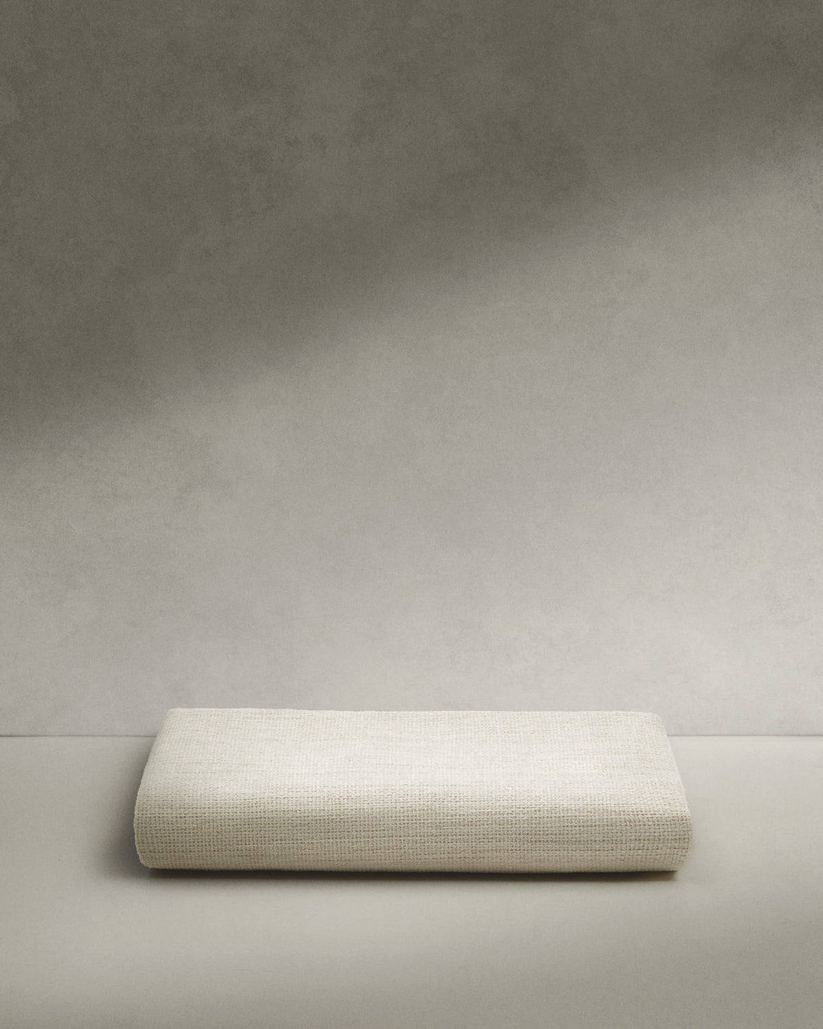 Bezug für die Polsterbank Macaret aus Chenille in Beige in Beige, Natur präsentiert im Onlineshop von KAQTU Design AG. Sitzbank ist von Kave Home