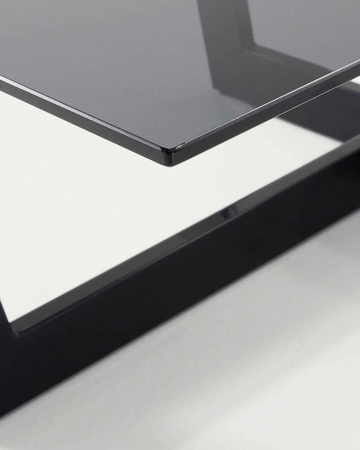 Plam Couchtisch Glas schwarz und Stahlstruktur mit schwarzem Finish 120 x 70 cm in Schwarz, Transparent präsentiert im Onlineshop von KAQTU Design AG. Couchtisch ist von Kave Home