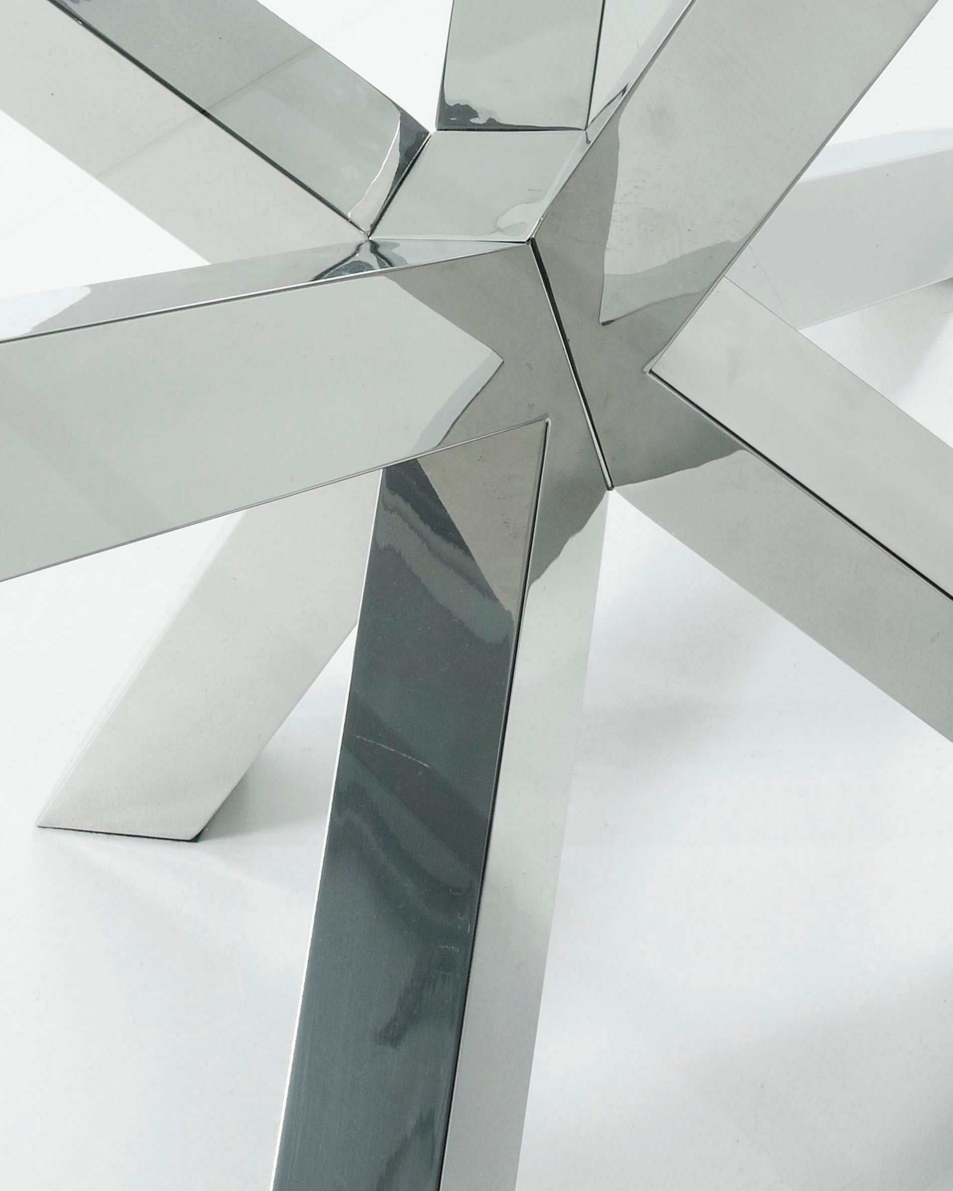 Eleganter Argo Tisch von Kave Home: 180 x 100 cm, mit moderner Glasoberfläche und robusten Edelstahlbeinen – perfekt für Ihr Esszimmer.