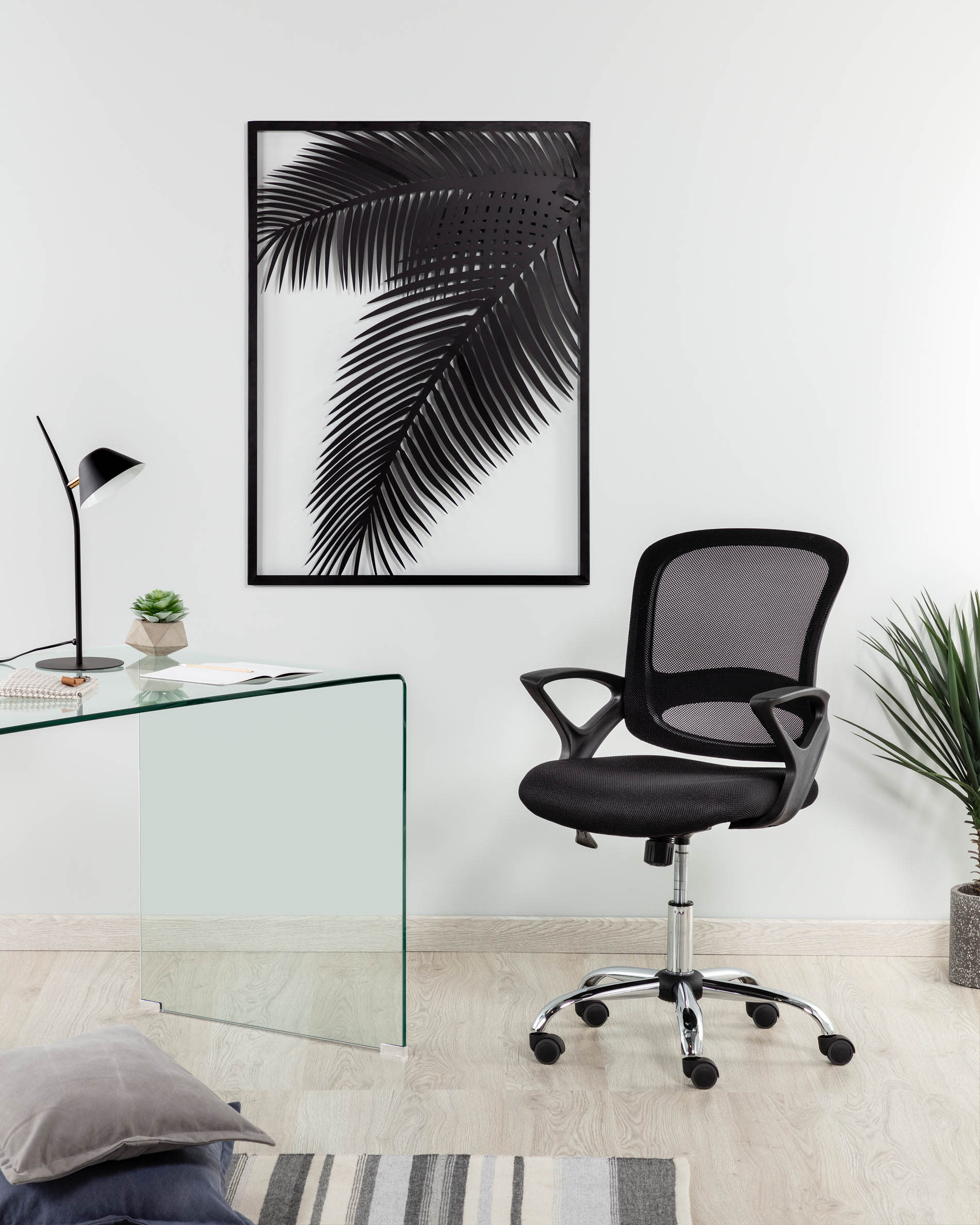 Moderner Glastisch Burano 125x70 cm von Kave Home, ideal für stilvolle Räume, mit hochwertigem Design und langlebiger Verarbeitung.