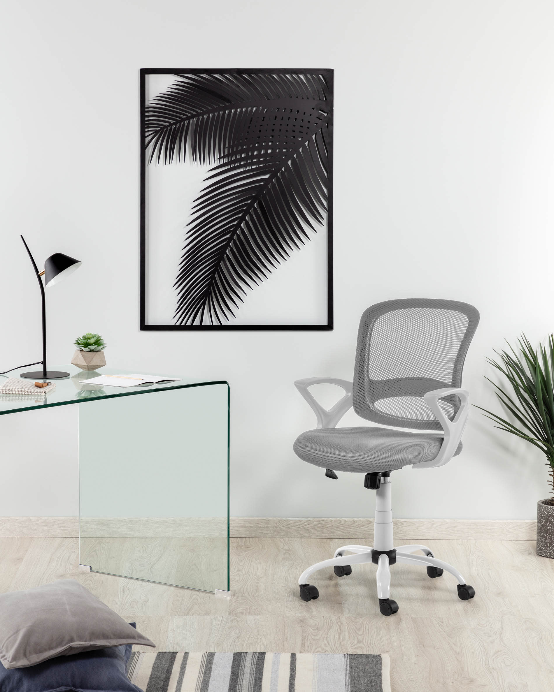 Eleganter Glastisch Burano 125x70 cm von Kave Home, perfekt für moderne Räume, mit zeitlosem Design und robuster Qualität.