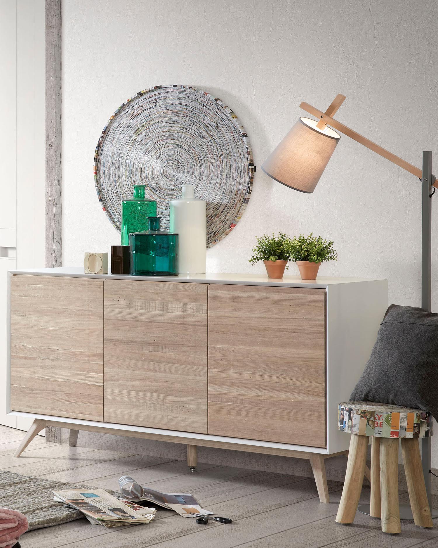 Eleganter Wellcres Beistelltisch Ø 65 cm von Kave Home, perfekt für moderne Wohnräume, mit stilvollem und funktionalem Design.