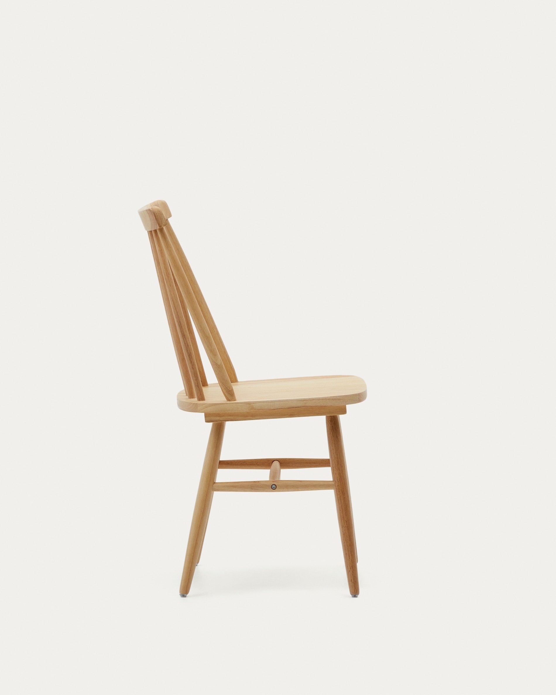 Tressia Stuhl: Robustes Kautschukholz, stilvoll und langlebig.