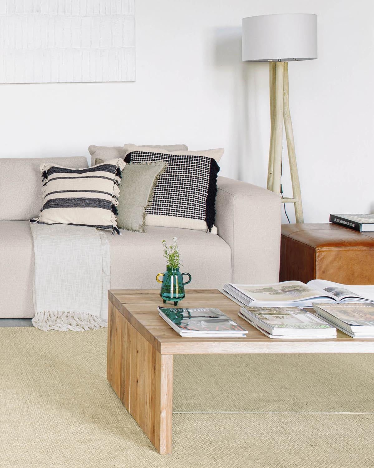 Stilvoller Tulsi Couchtisch: Eiche & Glas, 120x70 cm, von Kave Home.