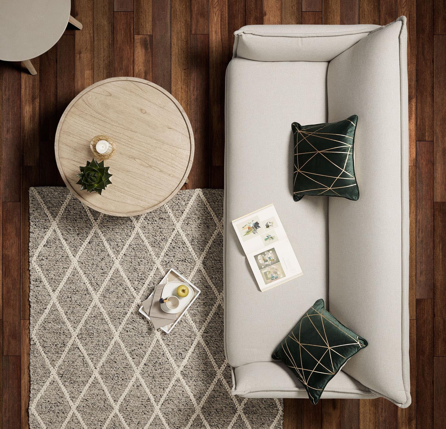 Runder Couchtisch aus massivem Mindi-Holz, Ø 81 cm, von Kave Home. Ideal für moderne und elegante Wohnräume.