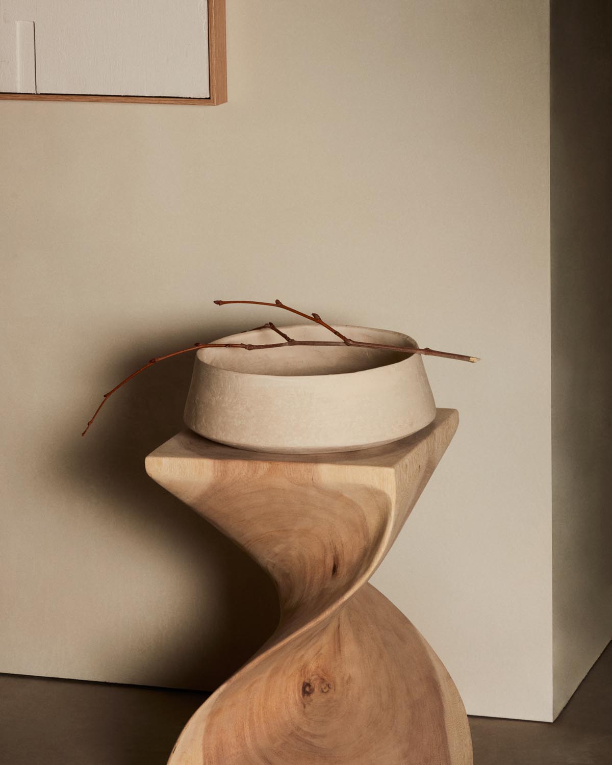 Moderner Hakon Beistelltisch aus umweltfreundlichem Regenbaumholz.