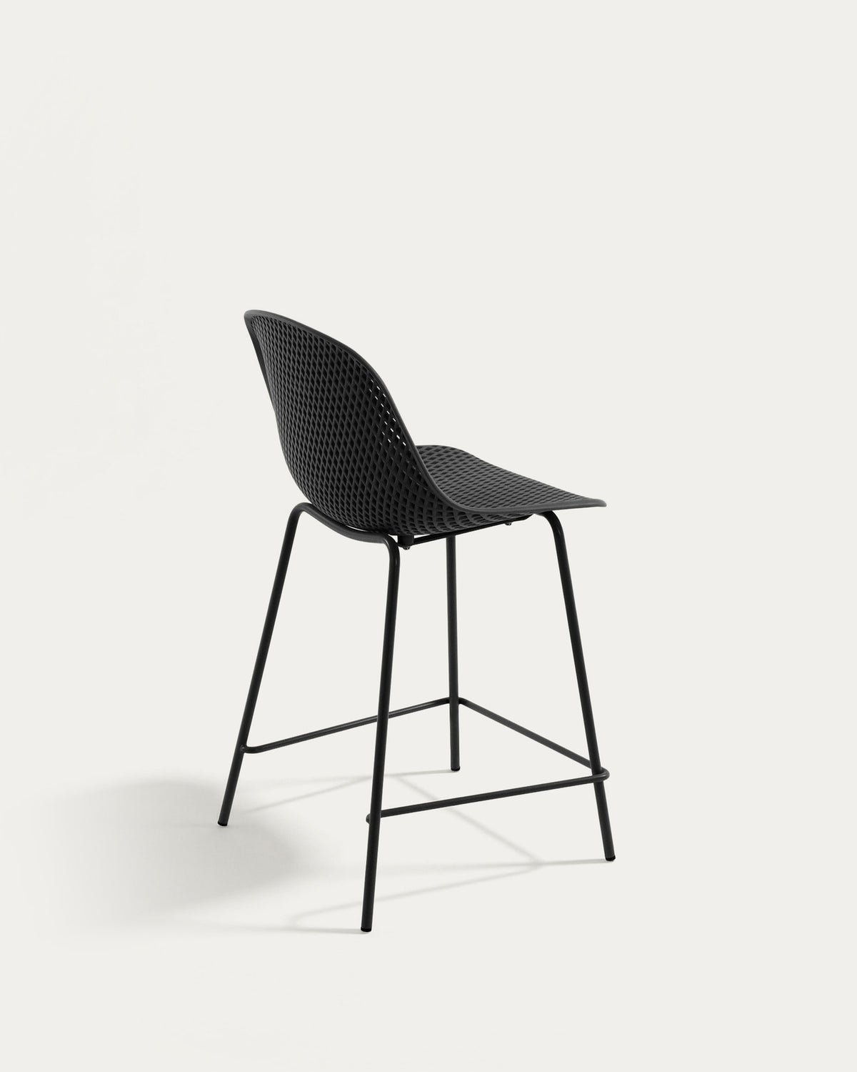 Outdoor Hocker Quinby grau Höhe 65 cm in Grau präsentiert im Onlineshop von KAQTU Design AG. Outdoor-Barstuhl ist von Kave Home