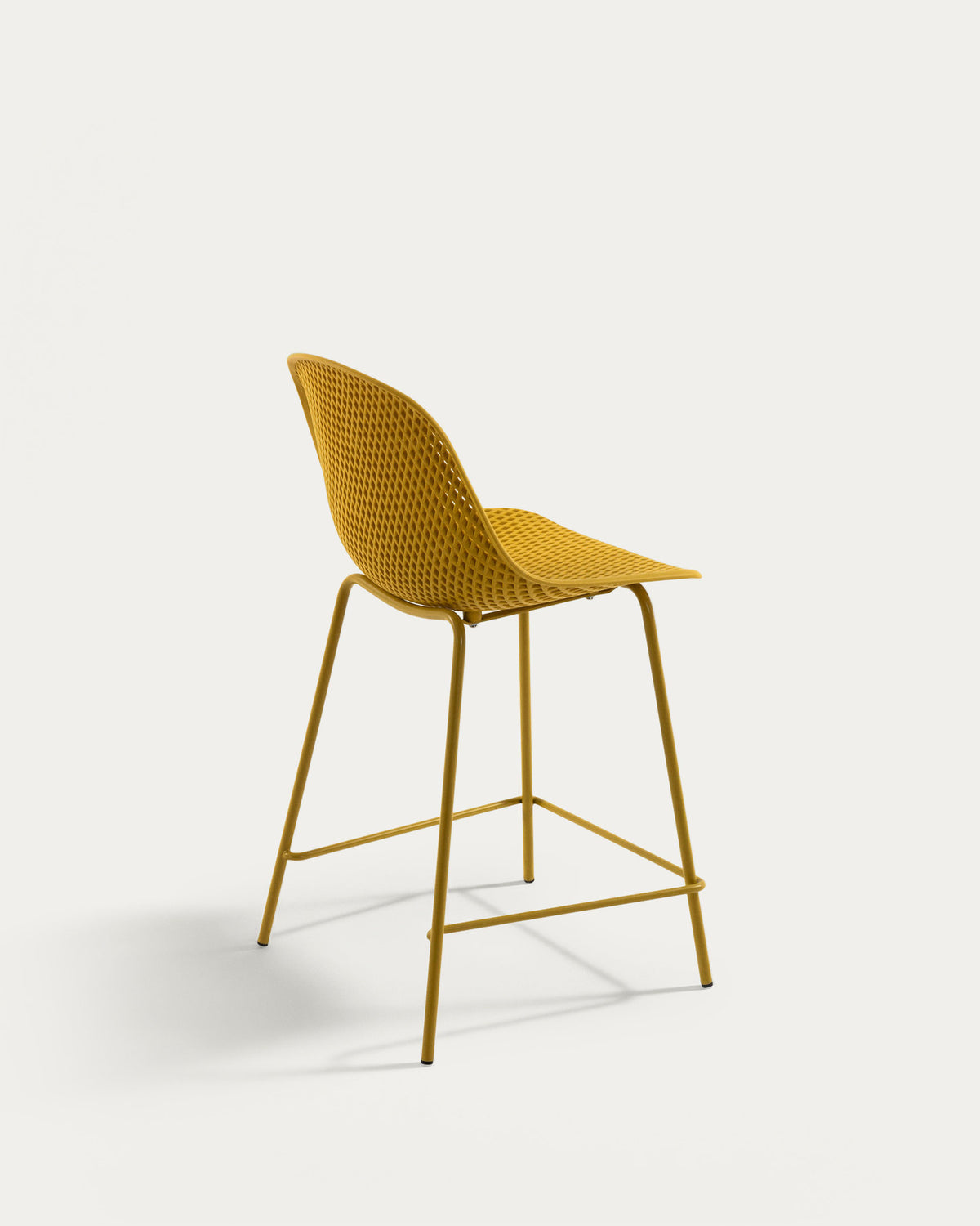 Outdoor Hocker Quinby gelb Höhe 65 cm in Senfgelb präsentiert im Onlineshop von KAQTU Design AG. Outdoor-Barstuhl ist von Kave Home