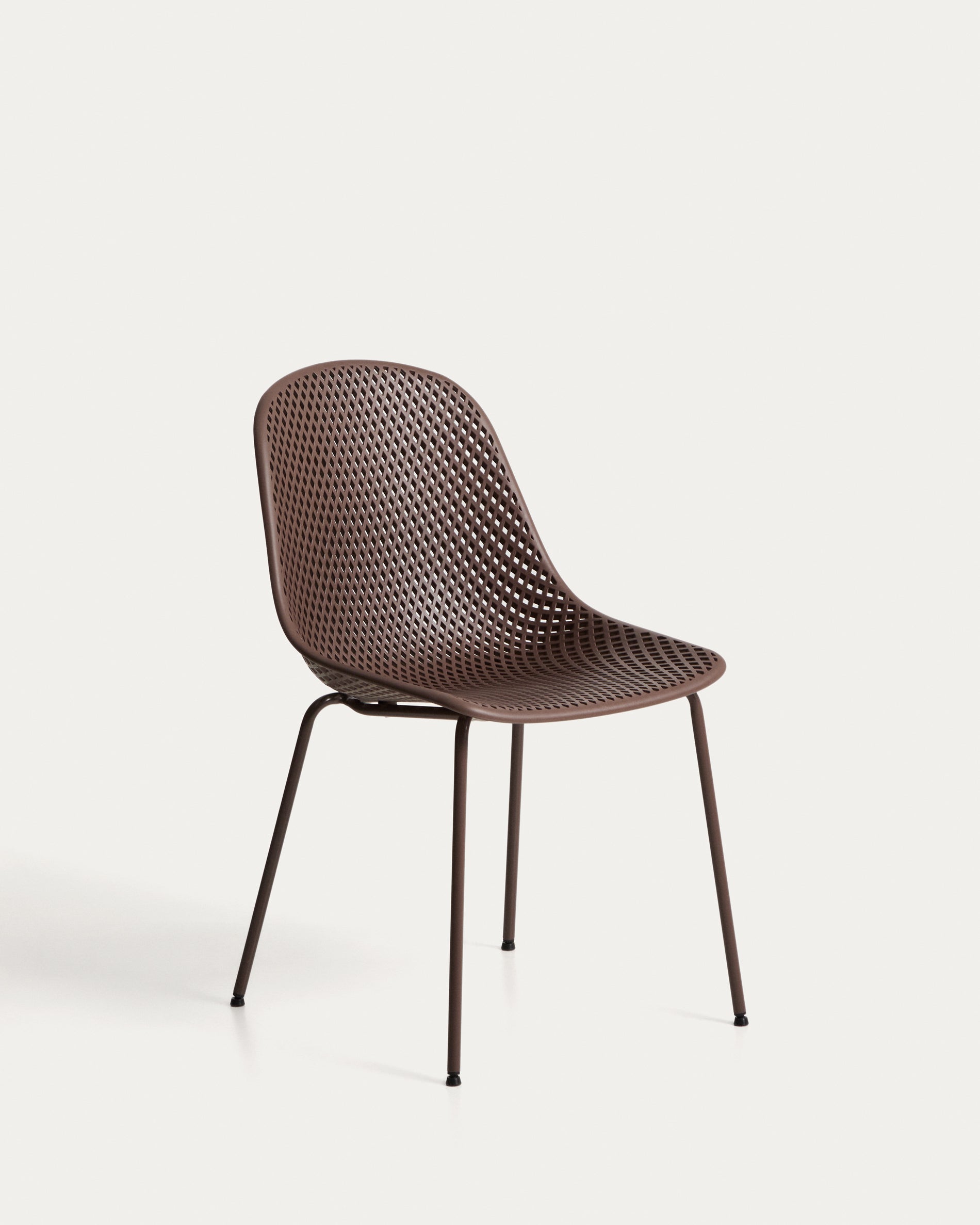 Outdoor-Stuhl Quinby in Braun in Braun präsentiert im Onlineshop von KAQTU Design AG. Gartenstuhl ist von Kave Home