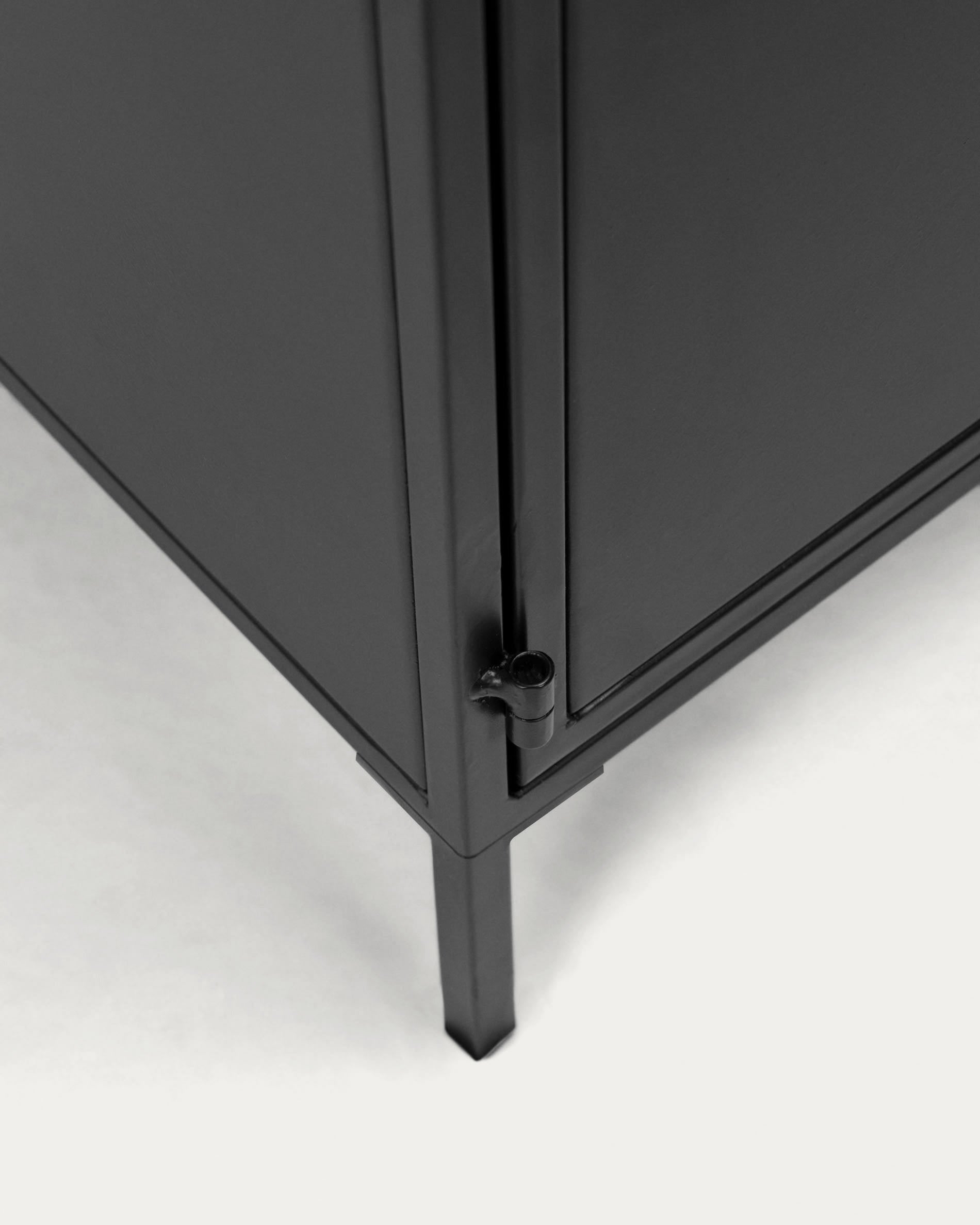 Elegantes Shantay Sideboard aus robustem Stahl, 3 Türen, 160 x 72 cm. Perfekt für stilvollen Stauraum im modernen Industrial Look.