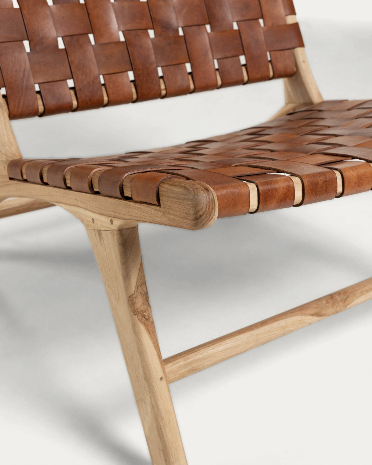 brauner Calixta Sessel in Natur präsentiert im Onlineshop von KAQTU Design AG. Sessel ist von Kave Home