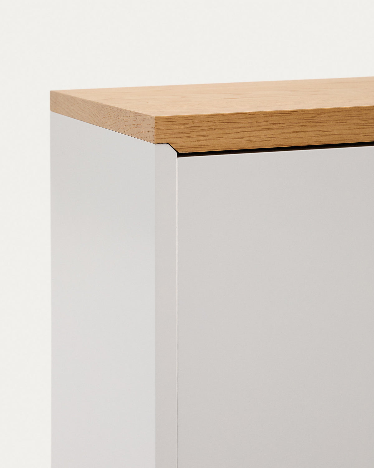 Abilen Sideboard 3 Türen aus Eichenfurnier und weisser Lackierung 180 x 75 cm FSC 100% in Weiss, Natur präsentiert im Onlineshop von KAQTU Design AG. Sideboard ist von Kave Home