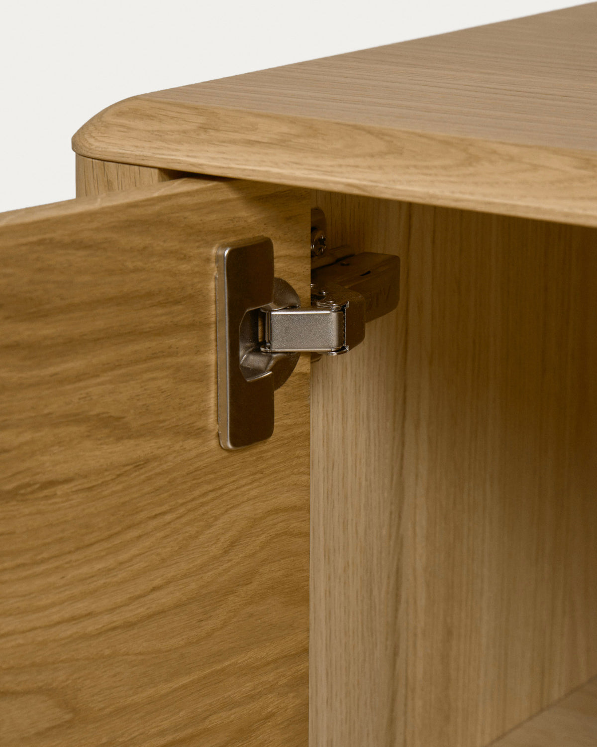 Lenon Sideboard 3 Türen 3 Schubladen Eichenholz und -furnier 200 x 86 cm FSC MIX Credit in Natur präsentiert im Onlineshop von KAQTU Design AG. Sideboard ist von Kave Home