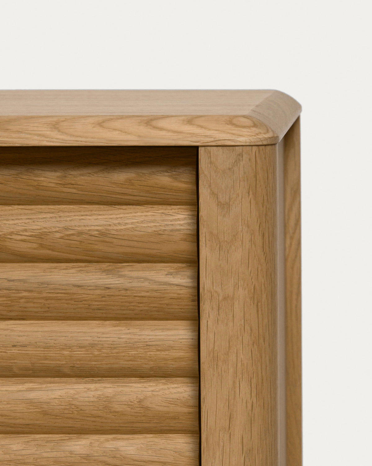 Lenon TV-Schrank 2 Türen aus massiver Eiche und Furnier 200 x 57 cm FSC MIX Credit in Natur präsentiert im Onlineshop von KAQTU Design AG. TV-Möbel ist von Kave Home