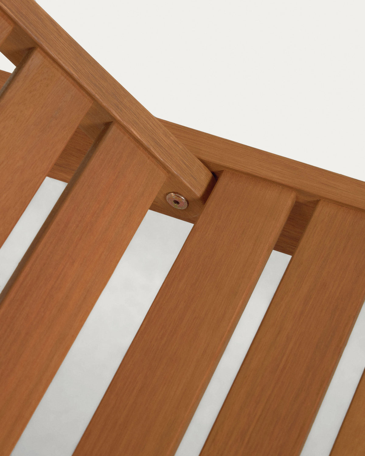 Beila Sonnenliege aus massivem Eukalyptusholz FSC 100% in Natur präsentiert im Onlineshop von KAQTU Design AG. Liegestuhl ist von Kave Home