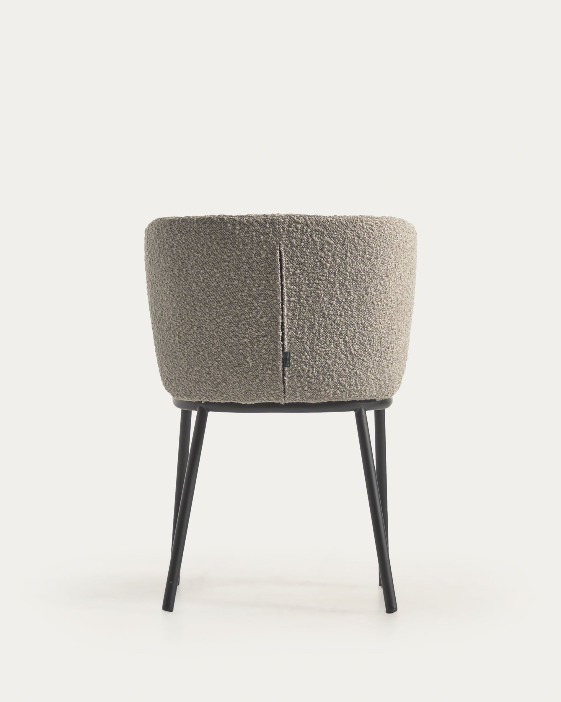 Ciselia Stuhl aus hellgrauem Bouclé-Bezug und schwarzem Metall FR in Grau präsentiert im Onlineshop von KAQTU Design AG. Stuhl ist von Kave Home
