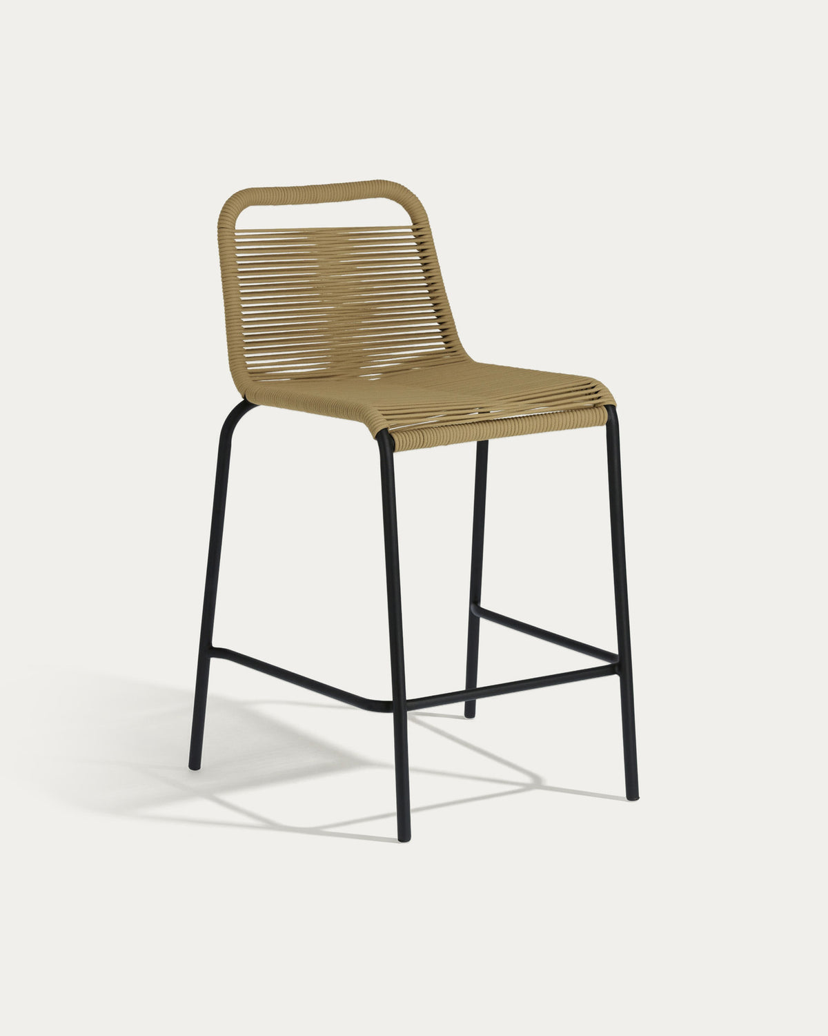 Lambton Hocker aus braunem Seil und Stahl mit schwarzem Finish Höhe 62 cm in Braun, Schwarz präsentiert im Onlineshop von KAQTU Design AG. Outdoor-Barstuhl ist von Kave Home