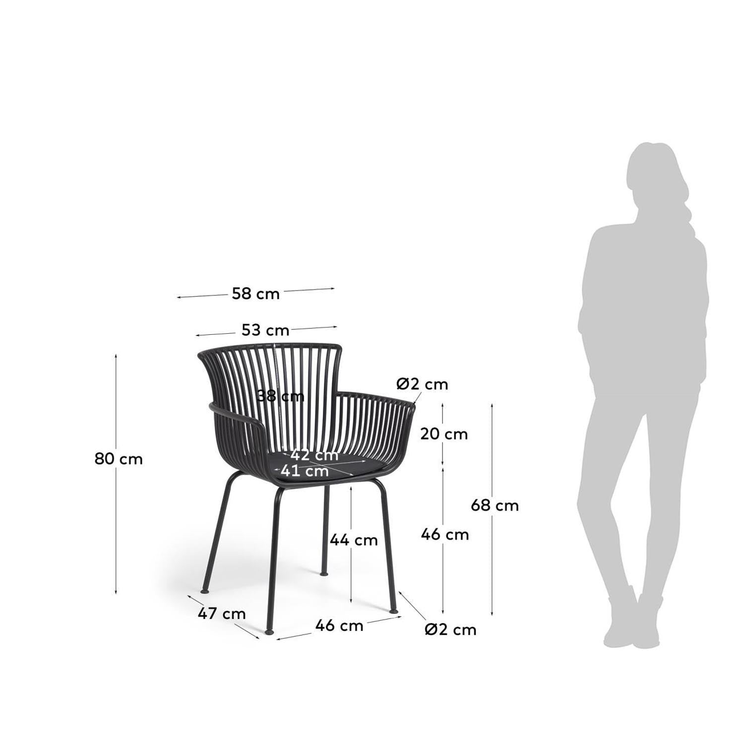 Eleganter Surpika Outdoor-Stuhl in Schwarz von Kave Home. Ergonomisch, langlebig und umweltfreundlich – ideal für Garten und Balkon.