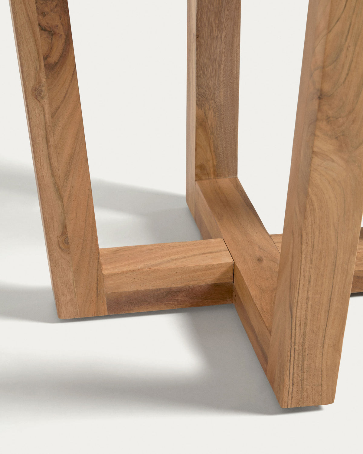 Runder Tisch Nahla aus massivem Akazienholz mit natürlichem Finish, Ø 90 cm, FSC 100 % in Natur präsentiert im Onlineshop von KAQTU Design AG. Esstisch ist von Kave Home