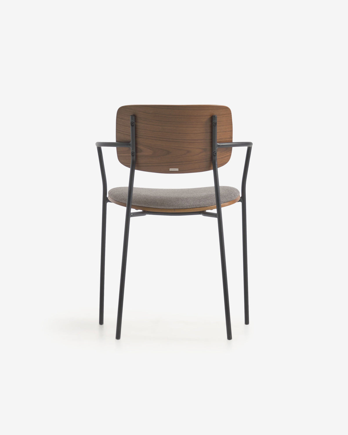 Maureen stapelbarer Stuhl Pappelschichtholz helles Finish Metallbeine in Schwarz FSC 100% in Taupe präsentiert im Onlineshop von KAQTU Design AG. Stuhl mit Armlehne ist von Kave Home