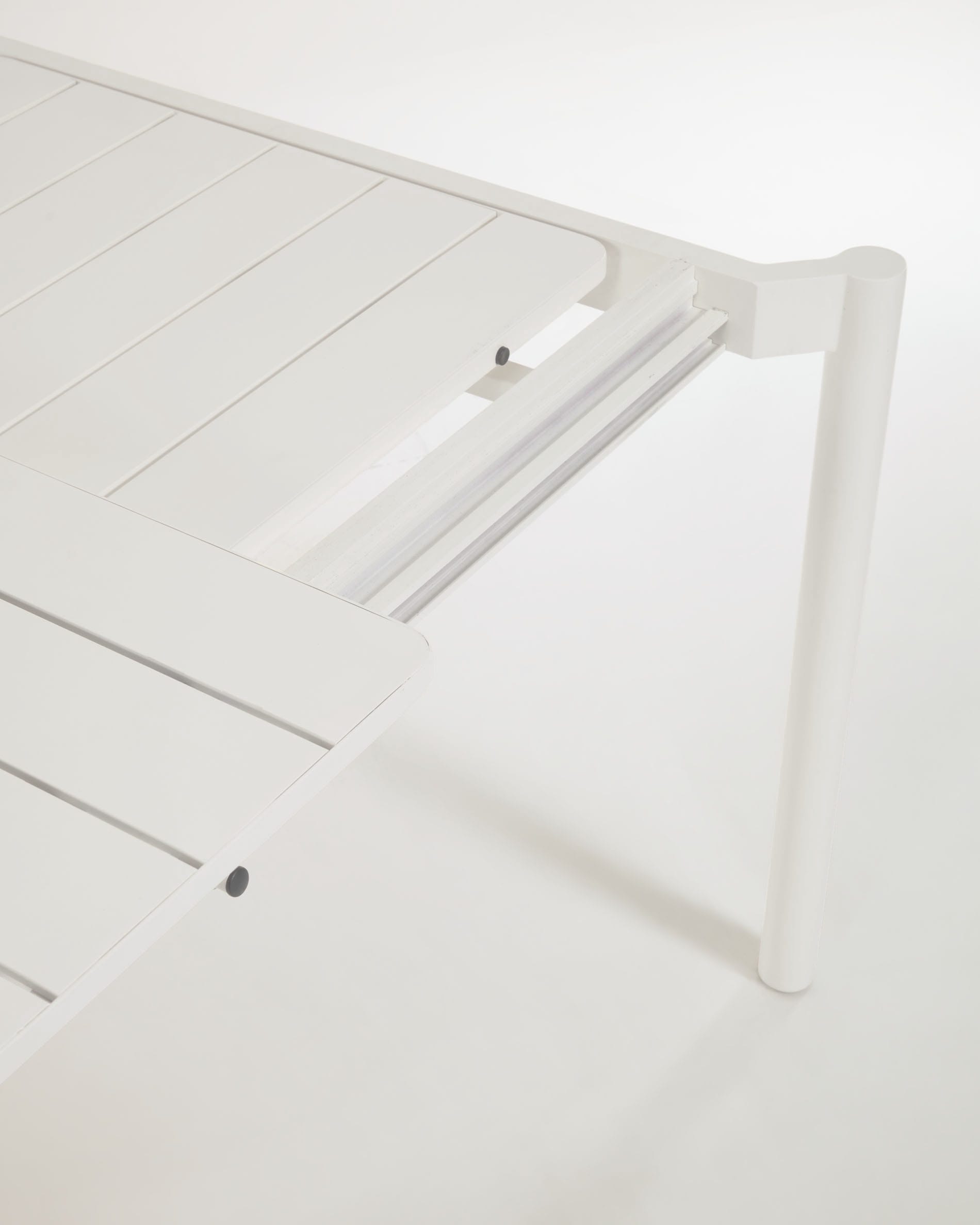 Eleganter Zaltana Ausziehtisch aus Aluminium in Hellgrau, 180-240 cm, perfekt für gesellige Abende im Freien.