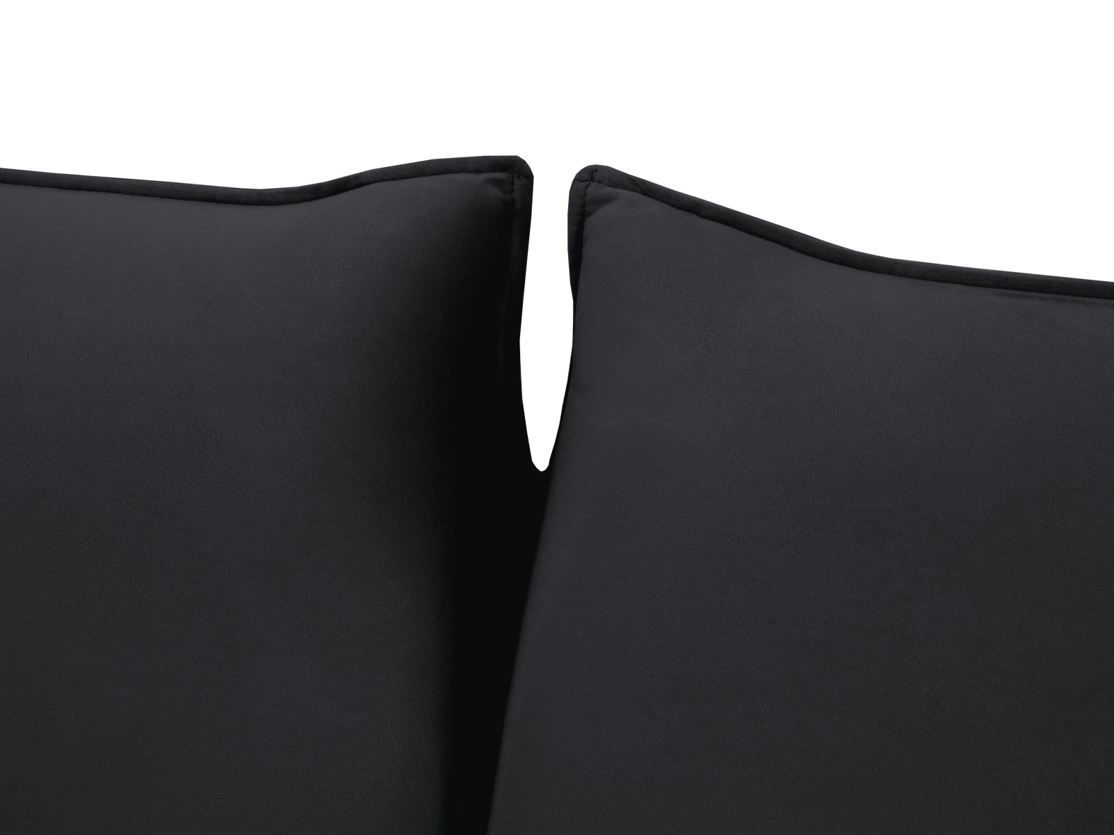 Entdecken Sie das elegante Vienna Velour Sofa mit Schlaffunktion von Cosmopolitan Design – perfekt für stilvolle Wohnräume und entspannte Nächte.