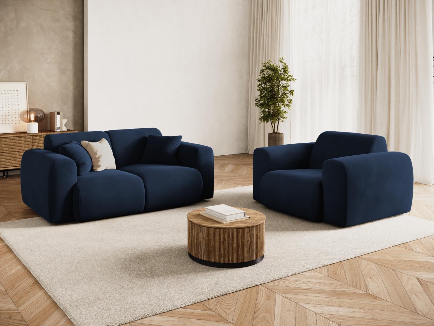 Elegantes Nolio Velour Sofa in Royal Blue, 2-Sitzer mit 95 cm Breite, ideal für stilvolle Wohnräume, präsentiert von Cosmopolitan Design.