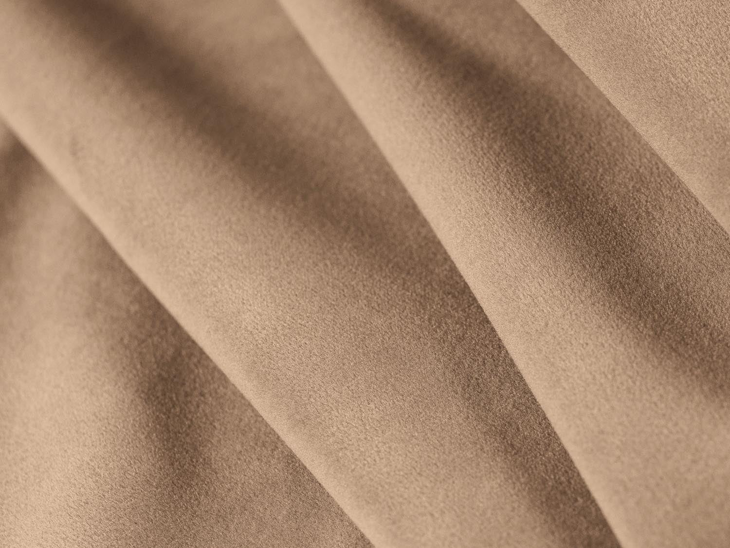 Elegantes 3-Sitzer Velour Sofa in Almond Beige, ideal für Gästeübernachtungen und mit integriertem Stauraum für mehr Ordnung.