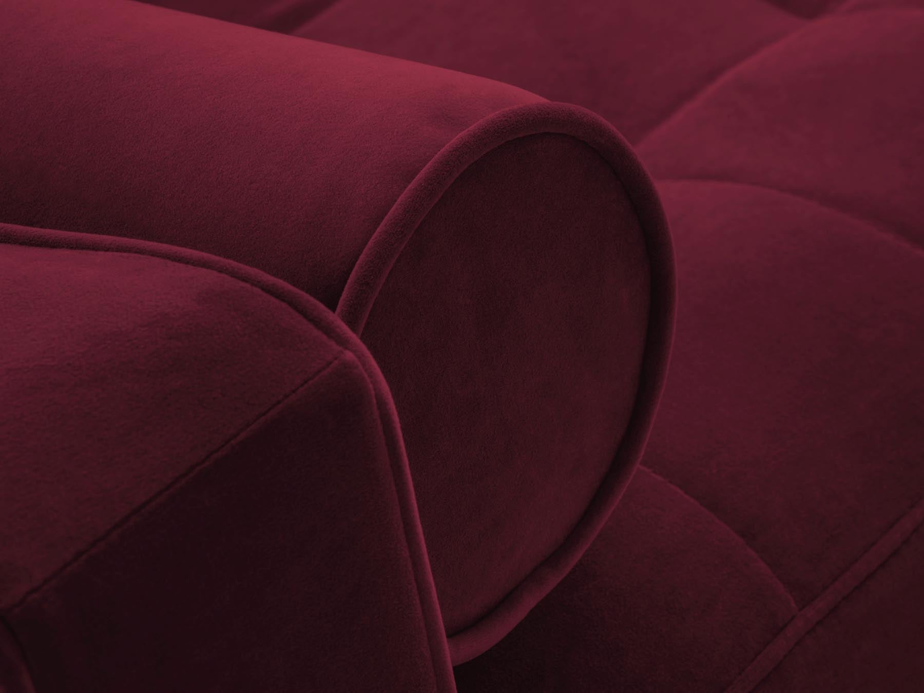 Elegantes 3-Sitzer Bettsofa Aspen in Red-Salvador, ideal für multifunktionale Wohnräume, bietet Schlafgelegenheit und praktischen Stauraum.