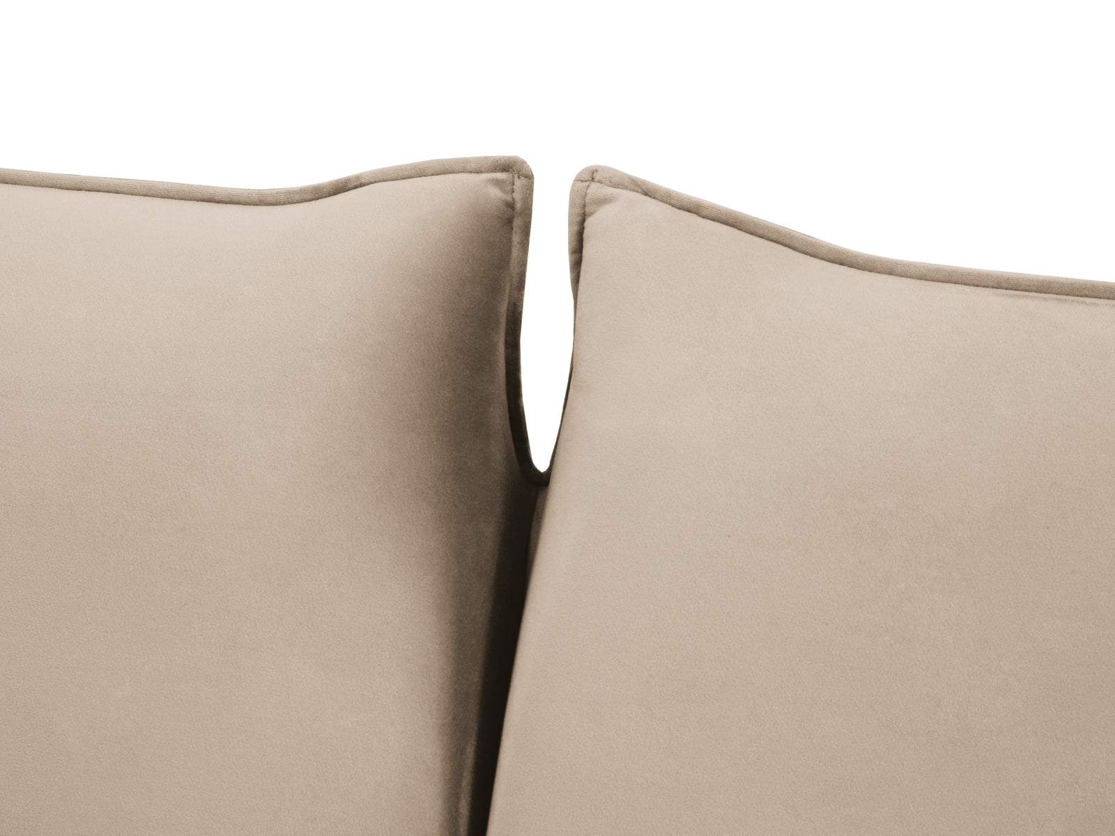 Entdecken Sie das elegante Vienna Velour Sofa mit Schlaffunktion von Cosmopolitan Design – der perfekte 3-Sitzer für stilvolle Wohnräume.