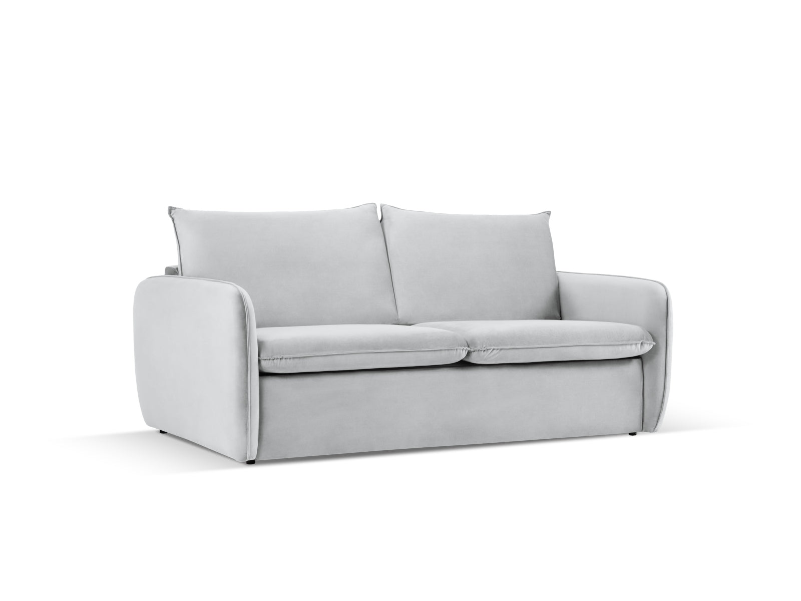 Entdecken Sie das elegante Vienna Velour Sofa mit Schlaffunktion von Cosmopolitan Design – der perfekte 3-Sitzer für stilvolle Wohnräume.