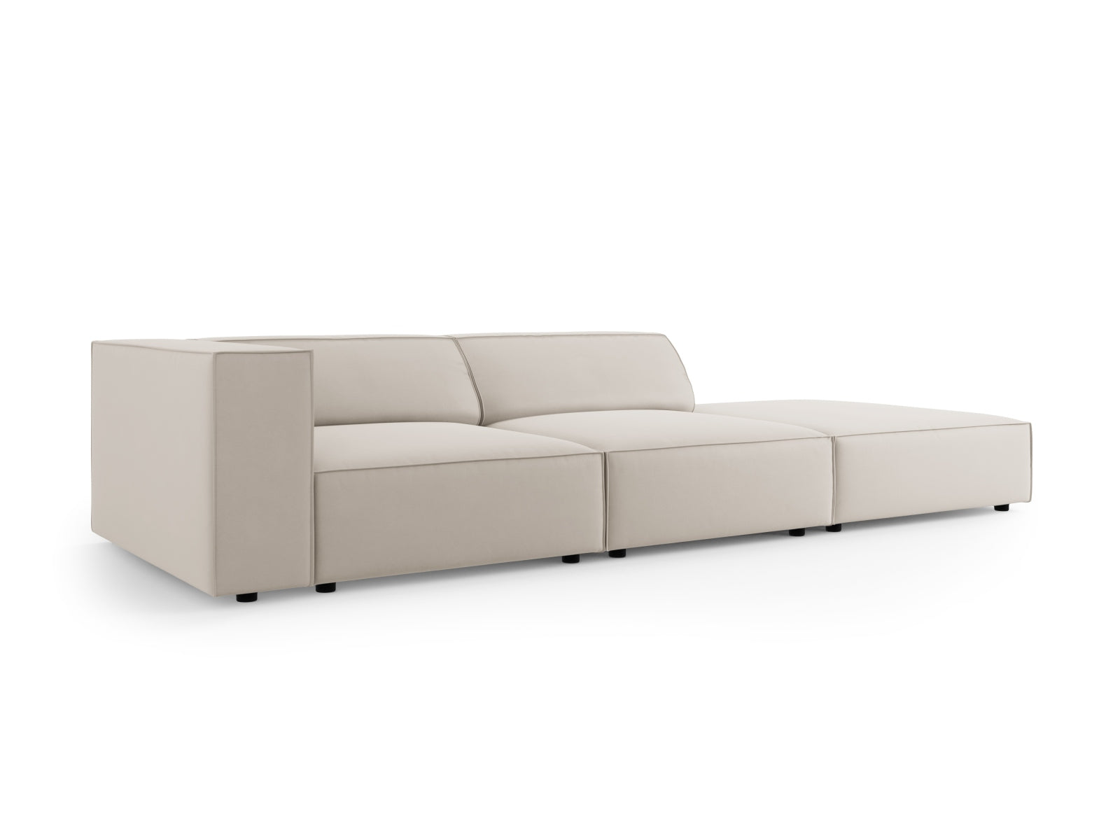 Entspannen Sie stilvoll auf dem Arendal Velour Sofa von Cosmopolitan Design. Dieses elegante 4-Sitzer bietet Komfort und modernes Design für Ihr Zuhause.