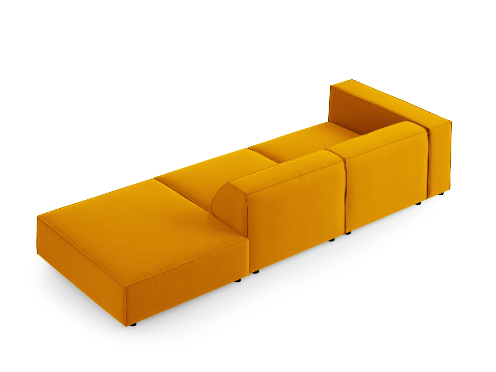 Entdecken Sie das stilvolle Arendal Velour Sofa rechts von Cosmopolitan Design. Dieses 4-Sitzer Sofa bietet perfekten Komfort und modernes Flair für Ihr Wohnzimmer.