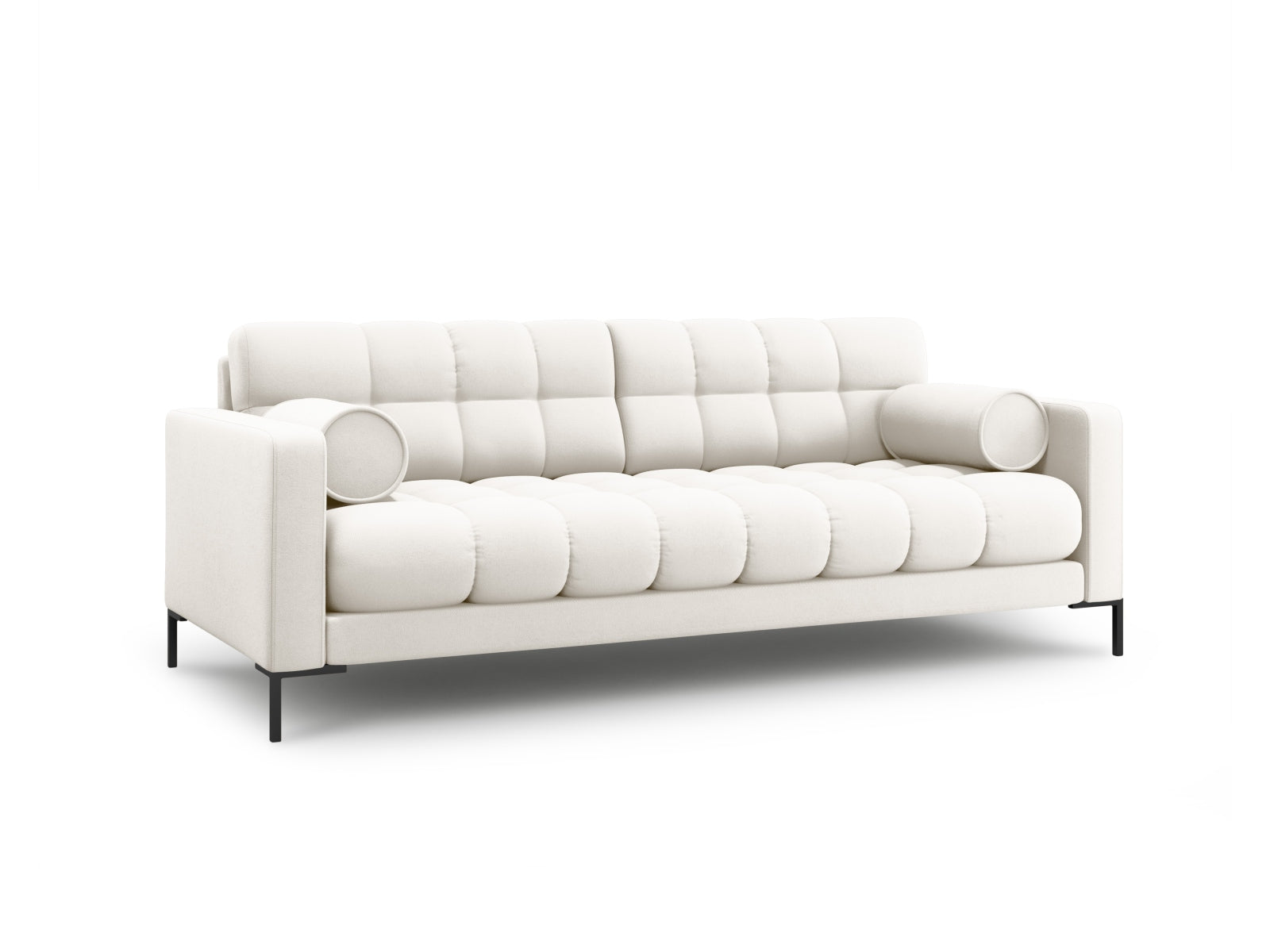 Modernes 3-Sitzer Sofa Bali in zartem Beige, perfekt für gemütliche Wohnzimmer, entworfen von Cosmopolitan Design.