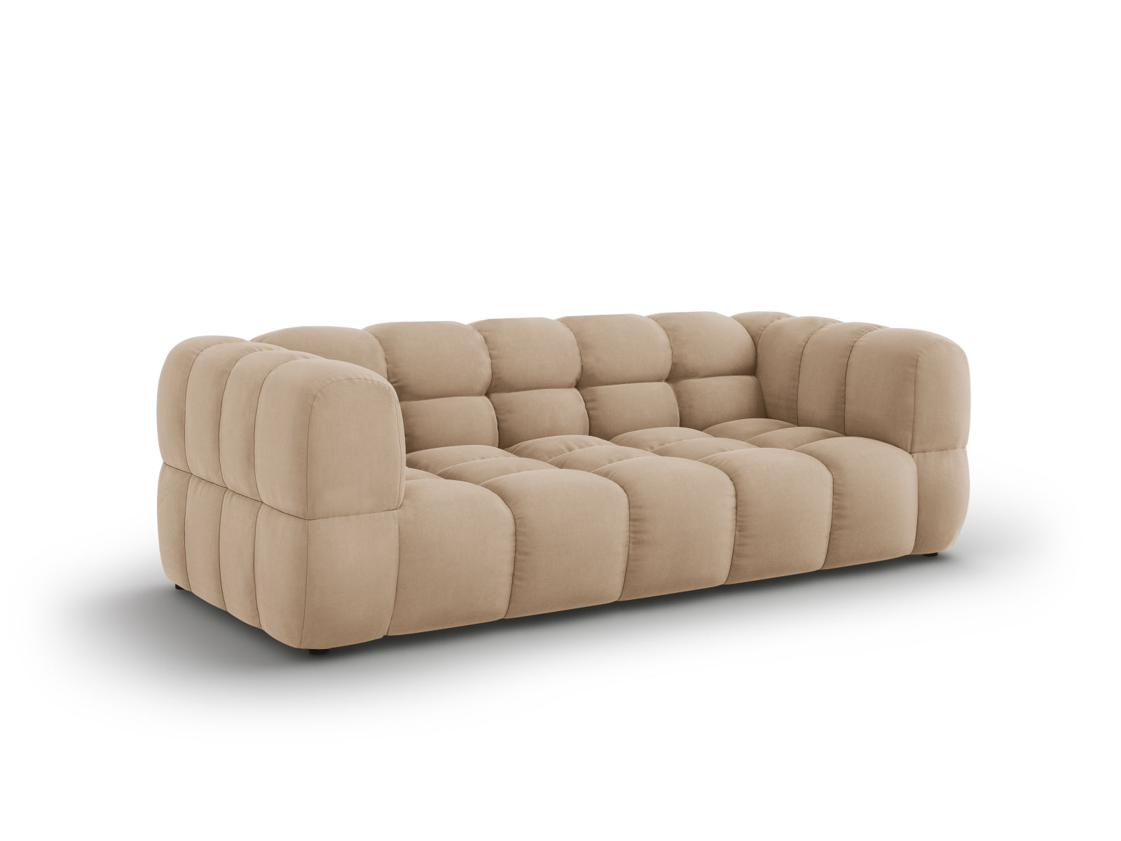 Entdecken Sie das elegante Sky Velour Sofa 3 Sitzer von Cosmopolitan Design. Mit luxuriösem Velourstoff und optimalem Komfort ist es die perfekte Ergänzung für Ihr Zuhause.