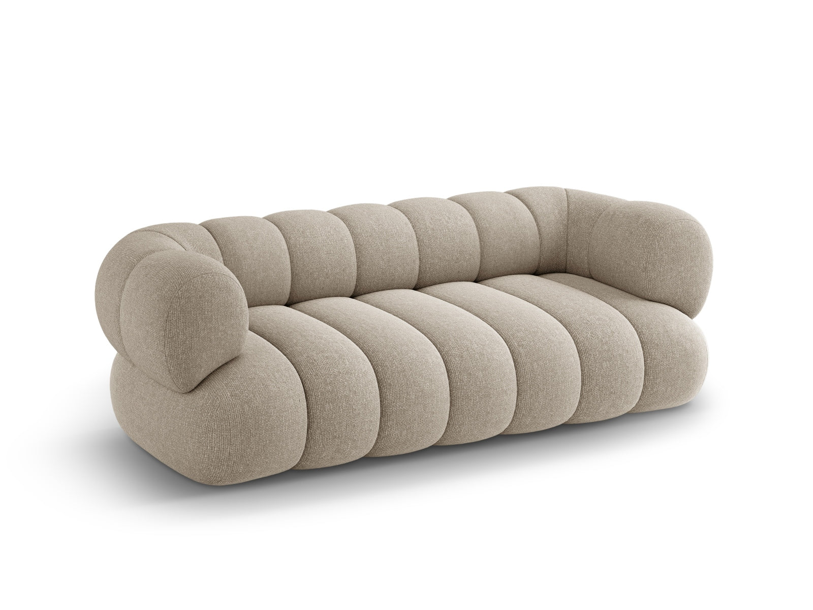 Modernes Koge 3-Sitzer Sofa in sanftem Dunkelbeige, perfekt für gemütliche und stilvolle Wohnambiente von Cosmopolitan Design.
