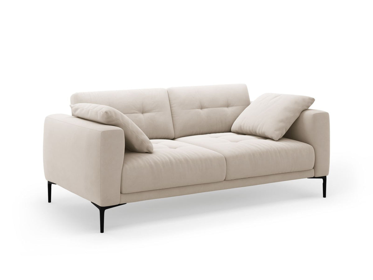 3er Sofa Lazio von Cosmopolitan Design mit Veloursstoff-Bezug in Beige-Salvador, Massivholzrahmen und schwarzen Metallbeinen aus Stahl.