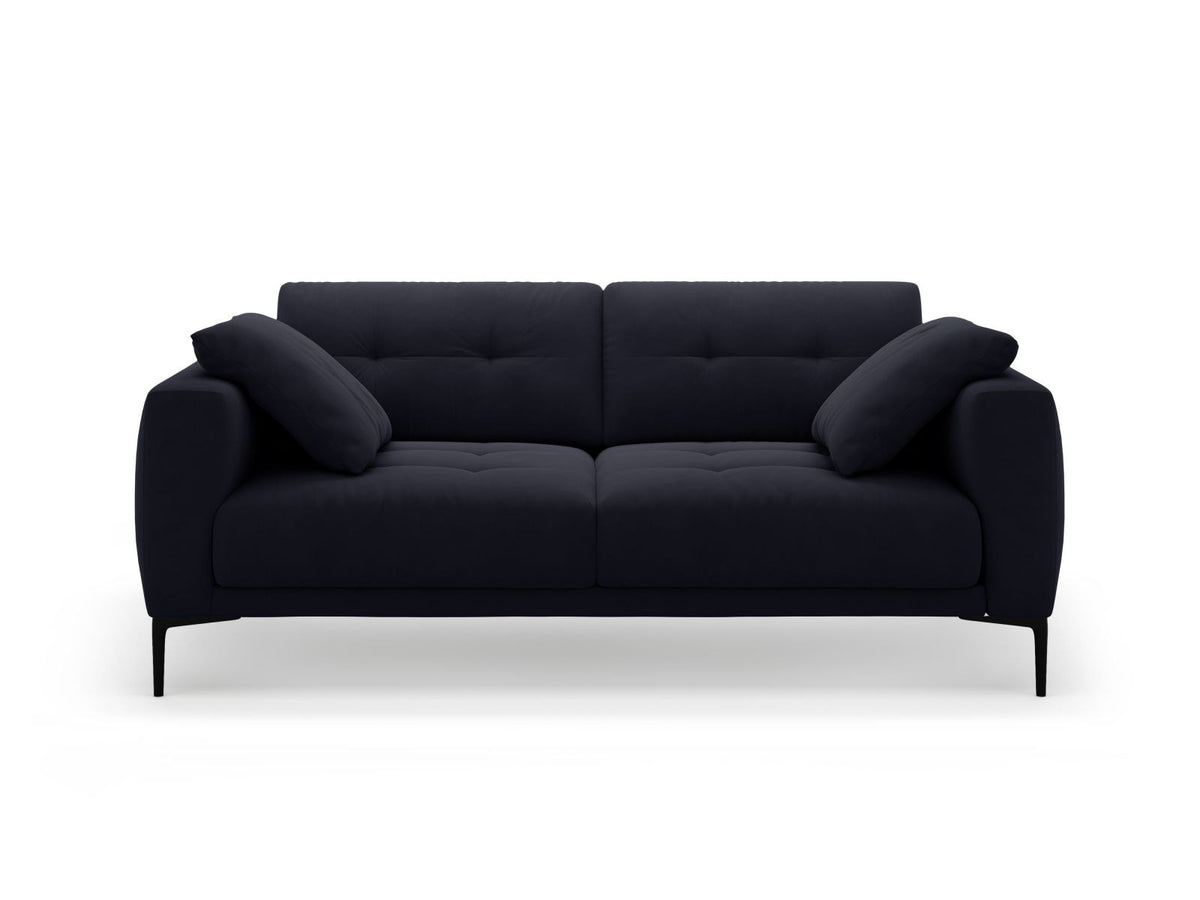 3er Sofa Lazio von Cosmopolitan Design mit Veloursstoff-Bezug in Beige-Salvador, Massivholzrahmen und schwarzen Metallbeinen aus Stahl.