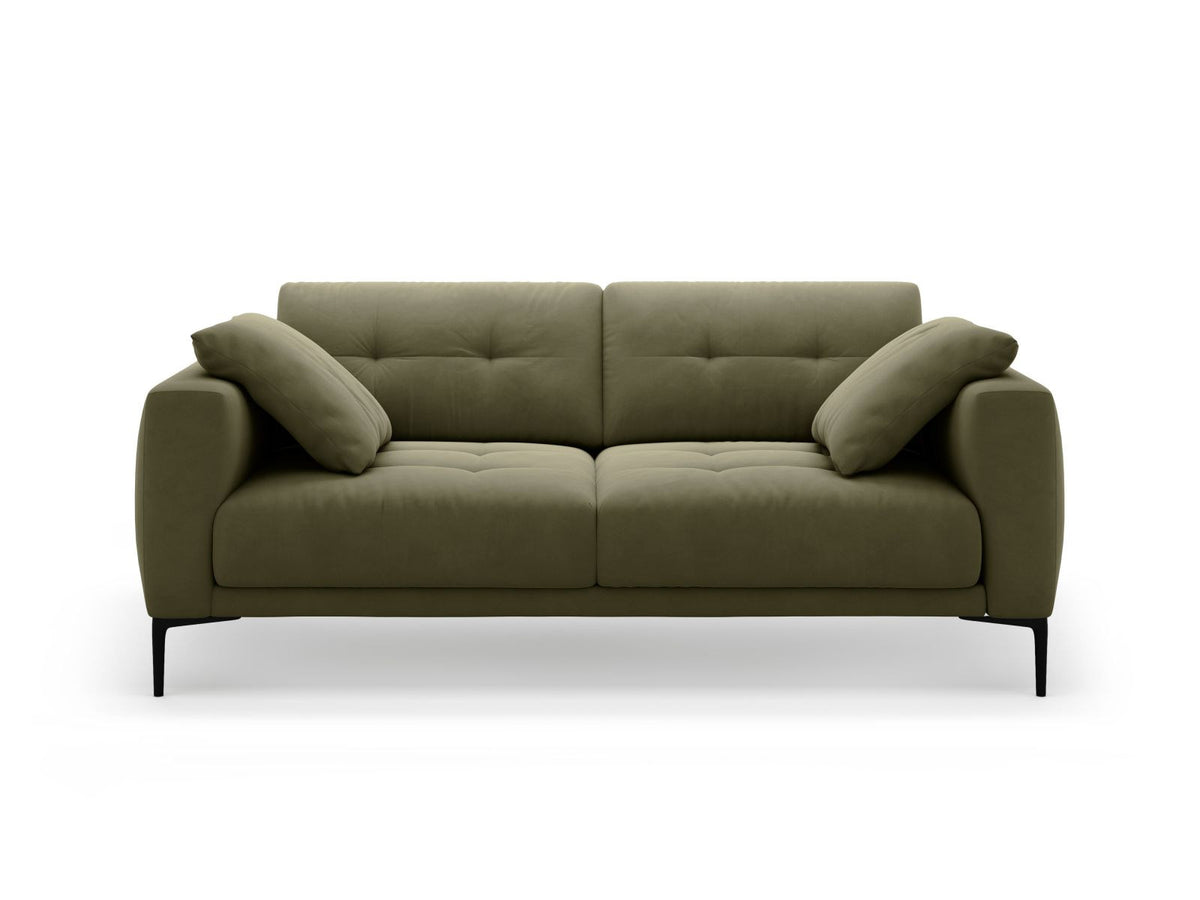 3er Sofa Lazio von Cosmopolitan Design mit Veloursstoff-Bezug in Beige-Salvador, Massivholzrahmen und schwarzen Metallbeinen aus Stahl.
