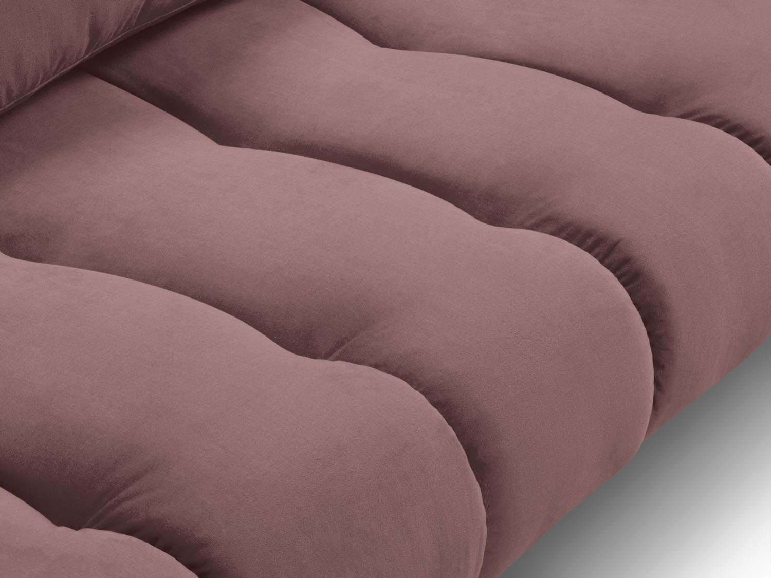 Erleben Sie das stilvolle Hastings Velour Sofa 3 Sitzer von Cosmopolitan Design. Ideal für Ihr Wohnzimmer, vereint es modernen Komfort mit edlem Flair.